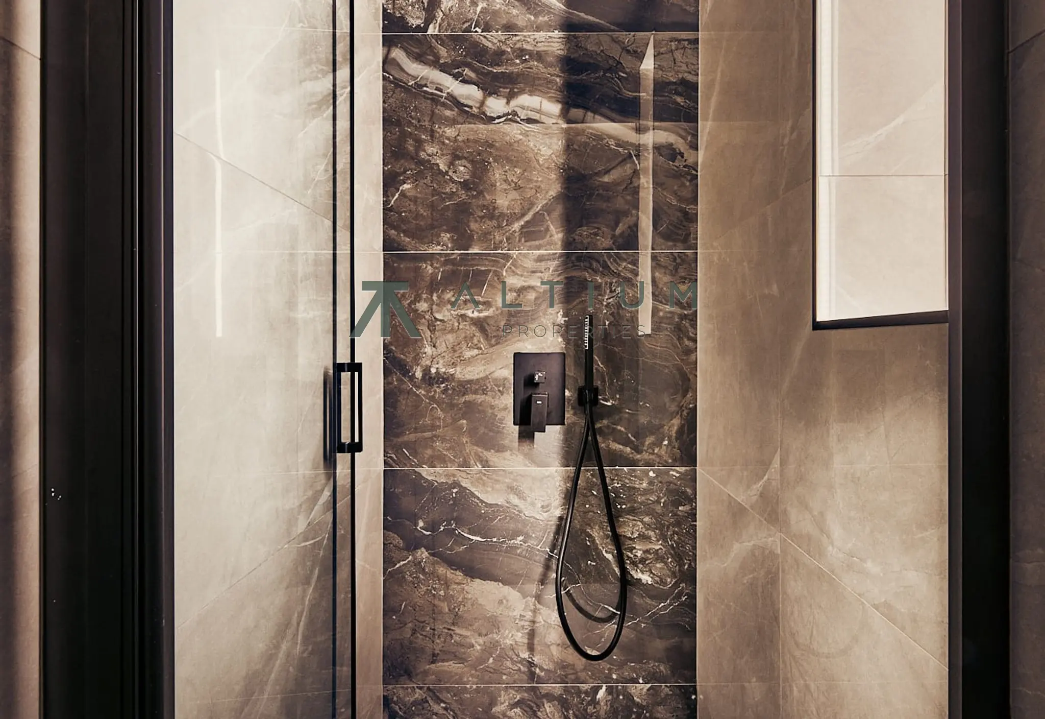 Tres dormitorios, tres baños y una vida bien ordenada