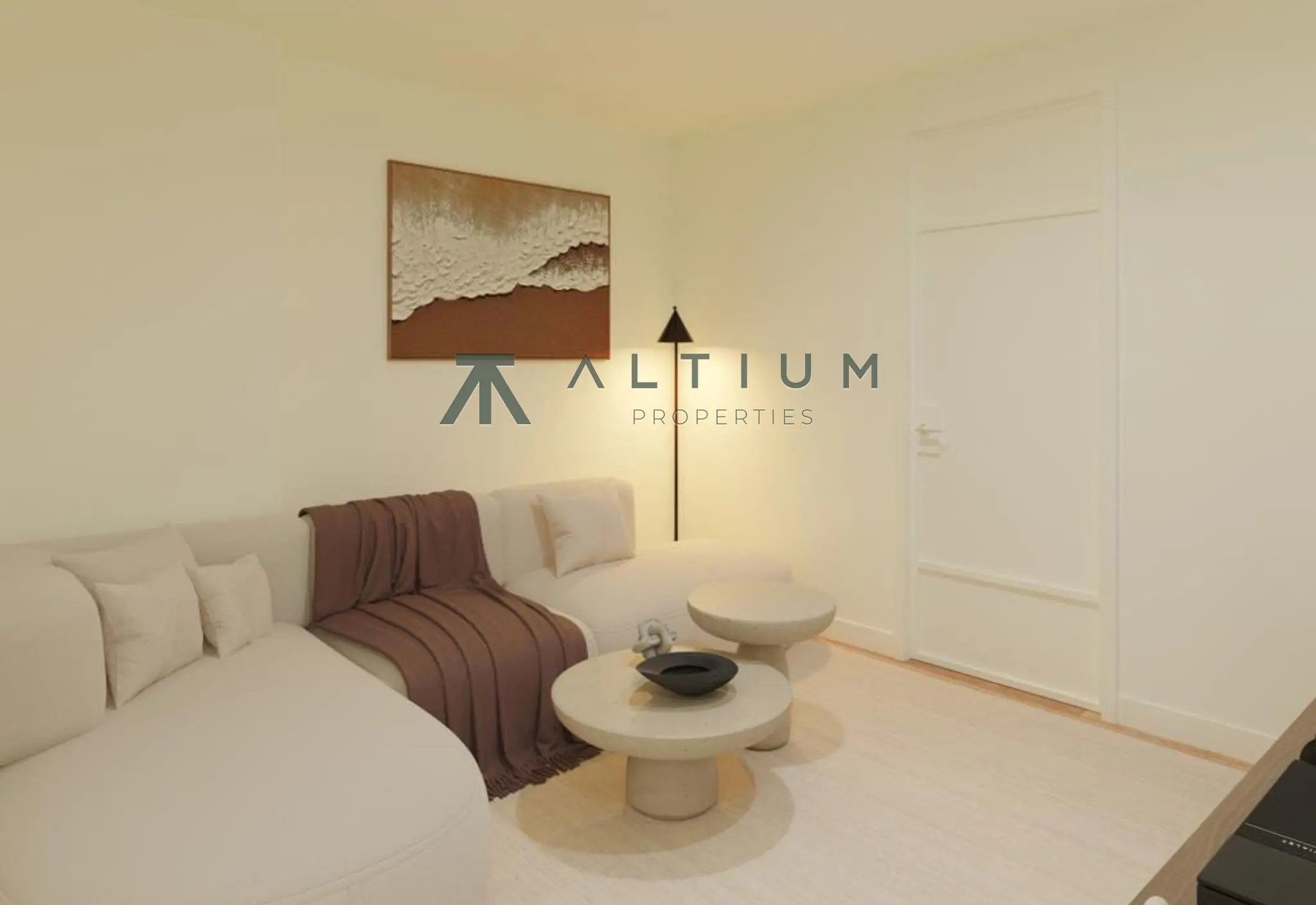 A terrace and grand proportions in the heart of the Golden Mile
