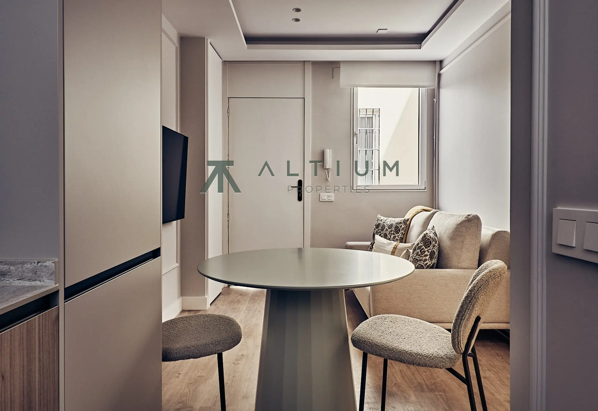 35 m² convertidos en una casa de dos dormitorios