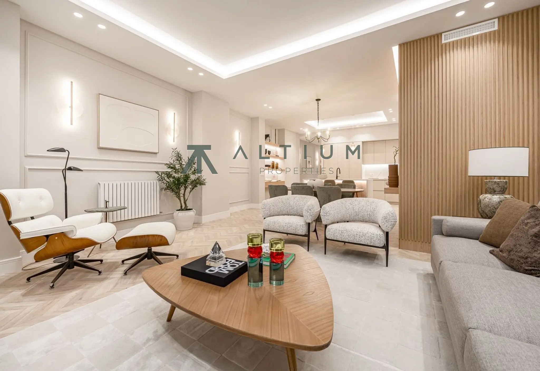 Interior en Almagro — Garaje, privacidad y calma residencial en Almagro (3 de 24)