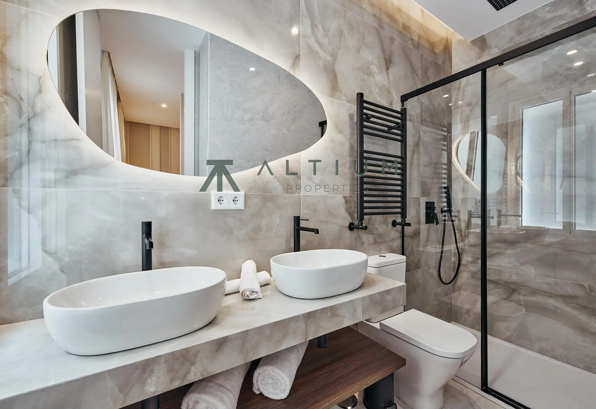 Interior en Lista — Amplitud interior y confort privado en Lista (15 de 30)