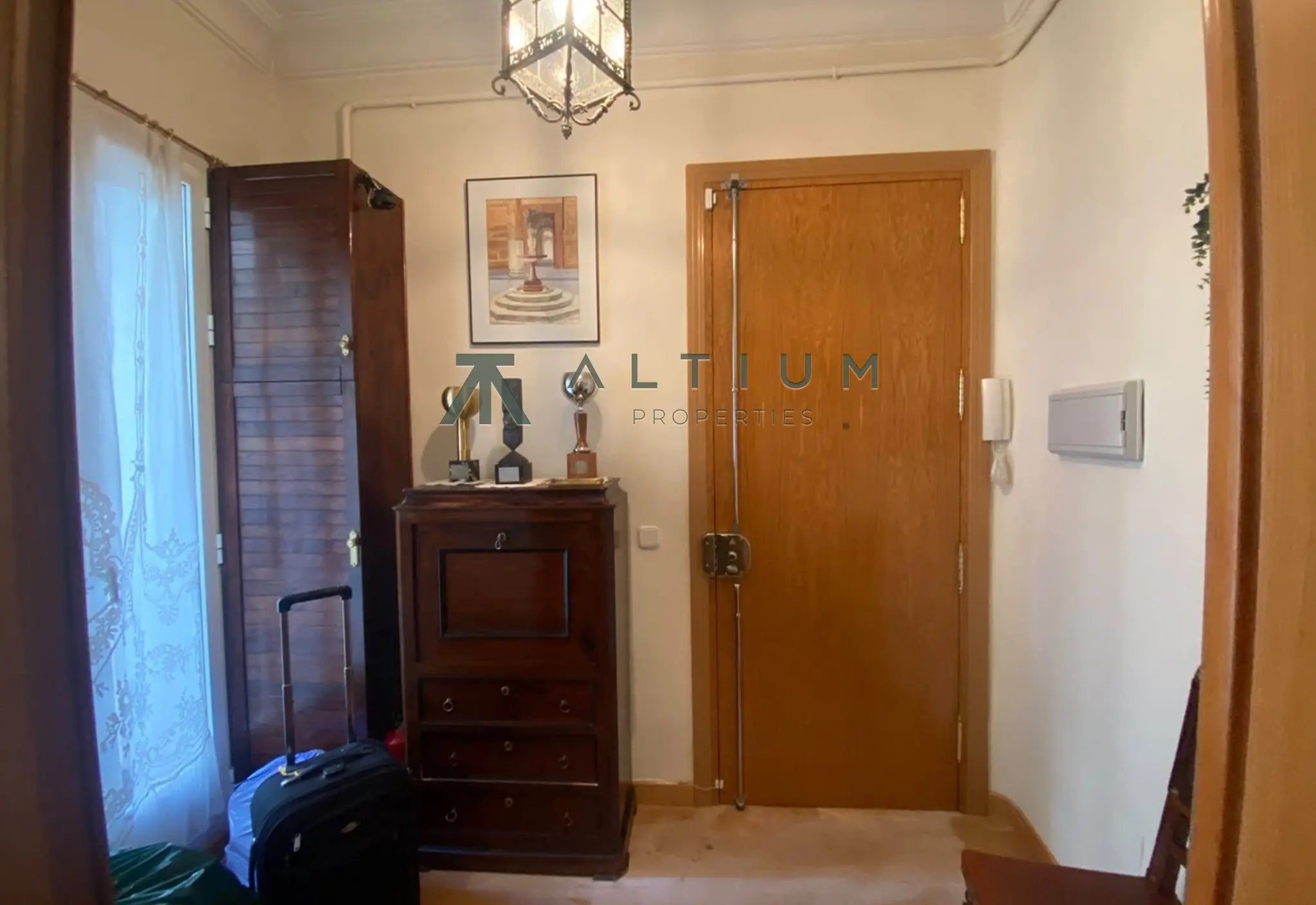 Una vivienda interior abierta a grandes patios en Recoletos