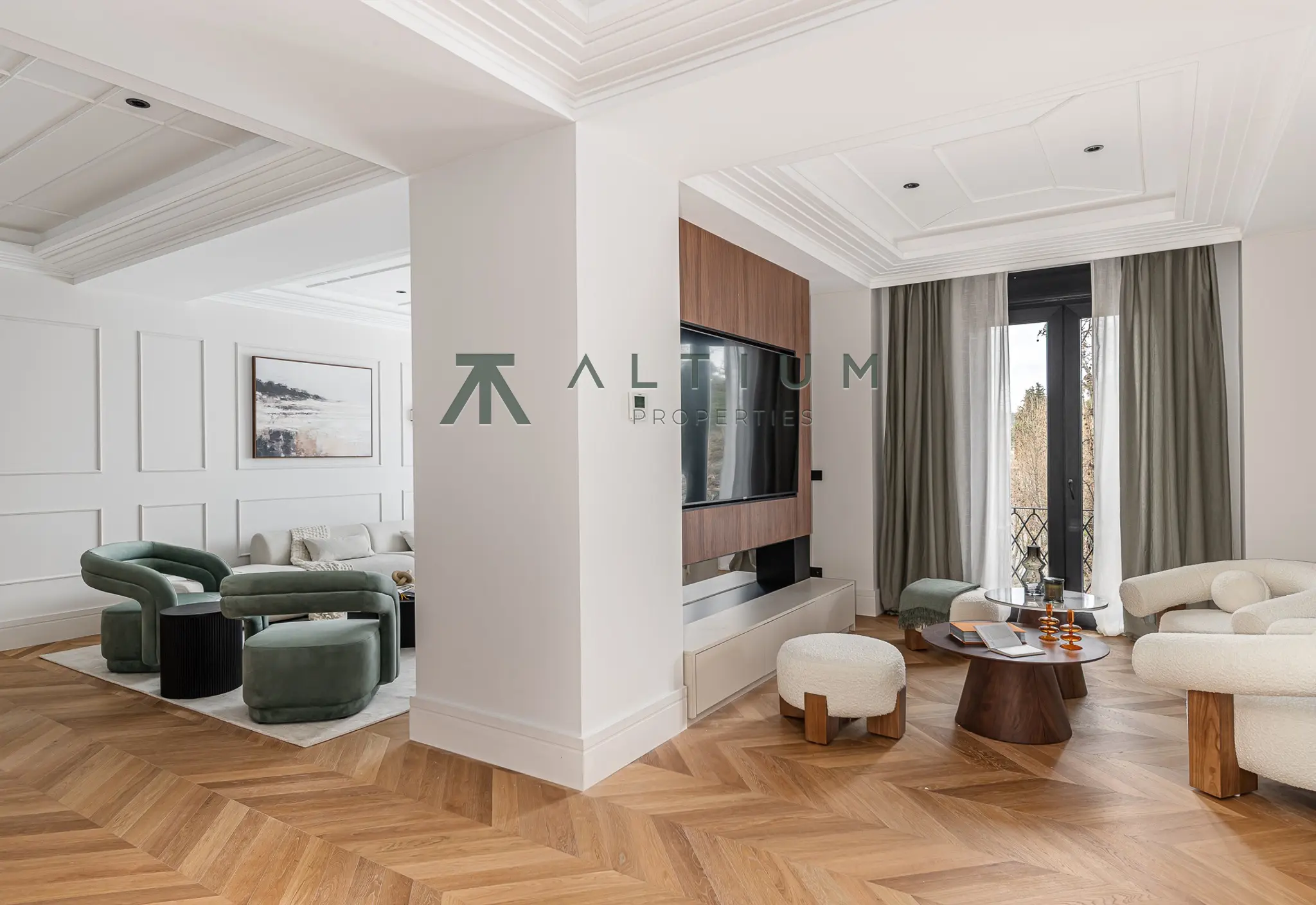 A 77 sqm living area within a grand Castellana residence