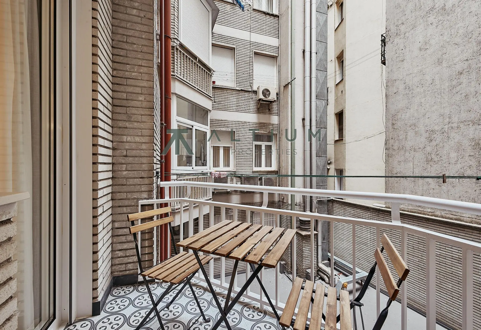 Garaje, trastero y dos terrazas junto al Retiro