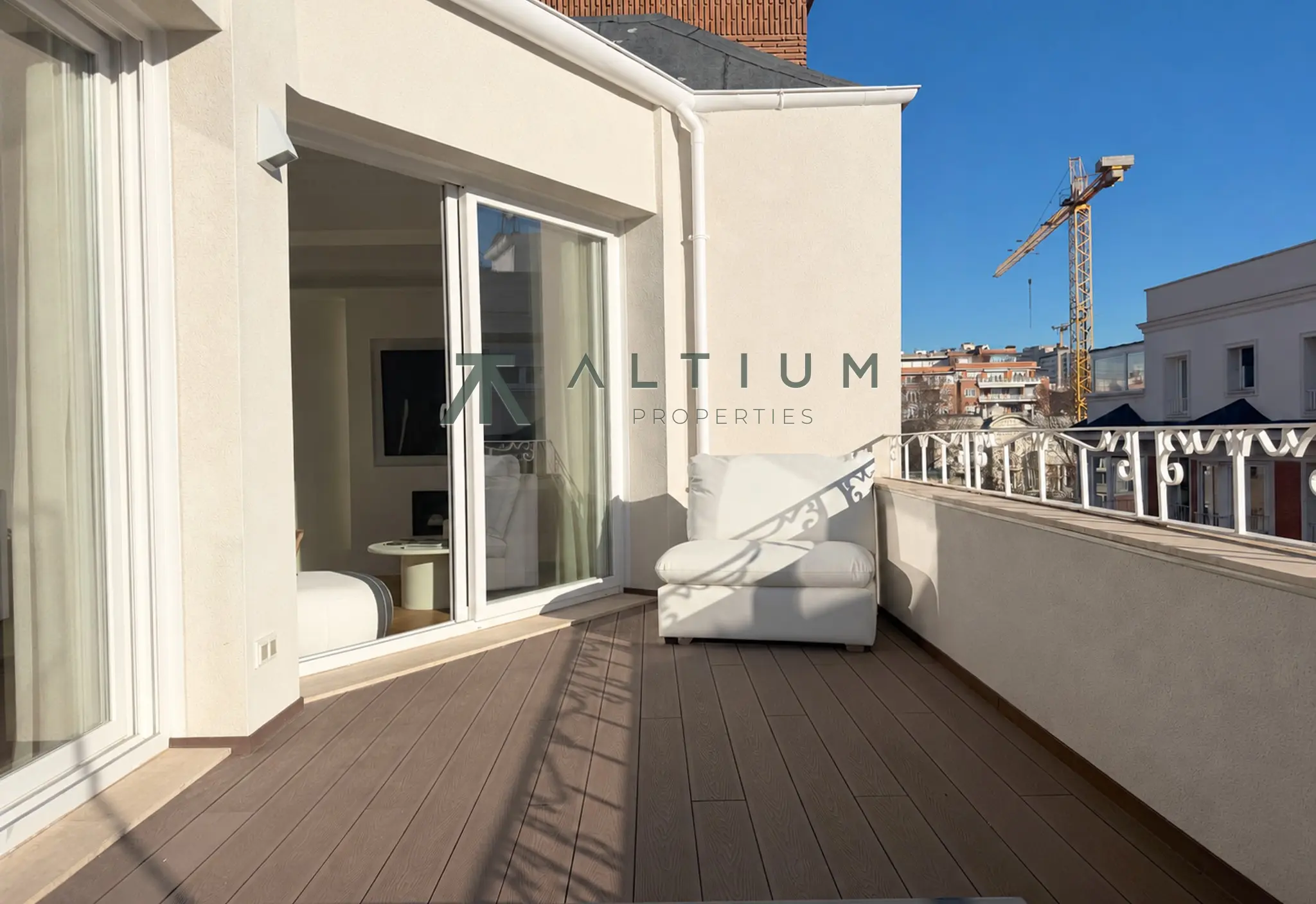 253 m² y terraza privada sobre Castellana