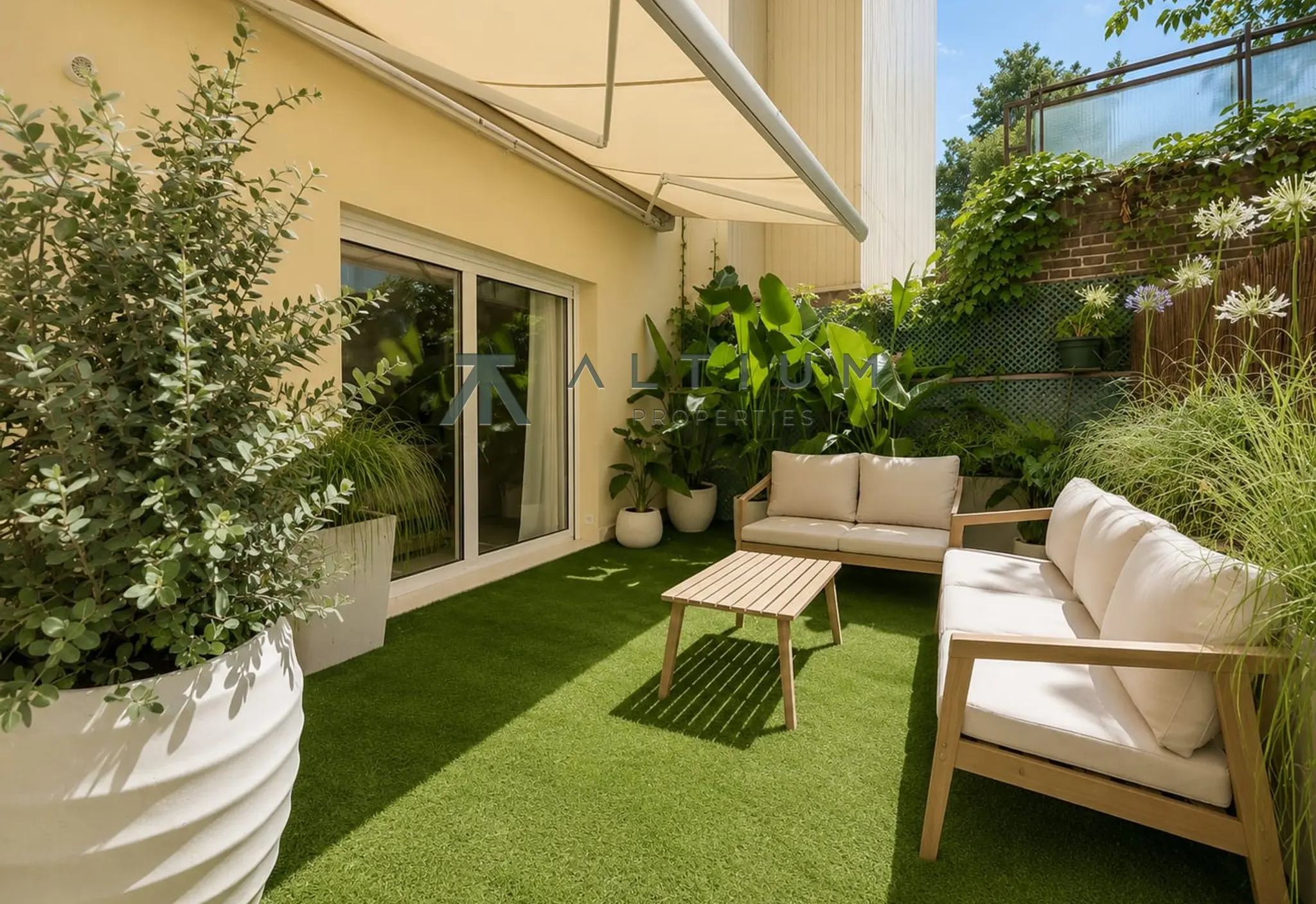 Jardín privado y cuatro suites en una vivienda reformada