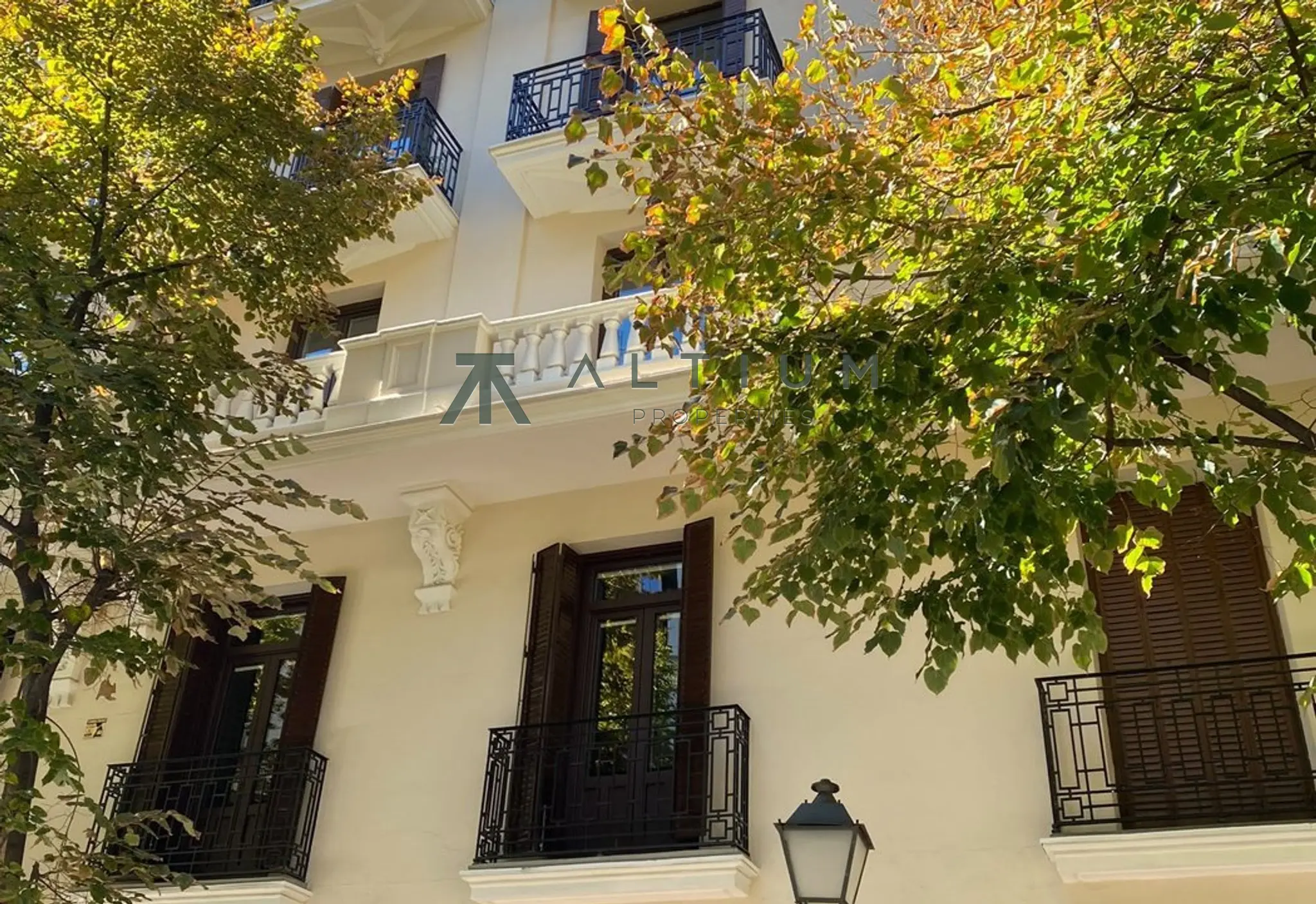 Una vivienda interior abierta a grandes patios en Recoletos