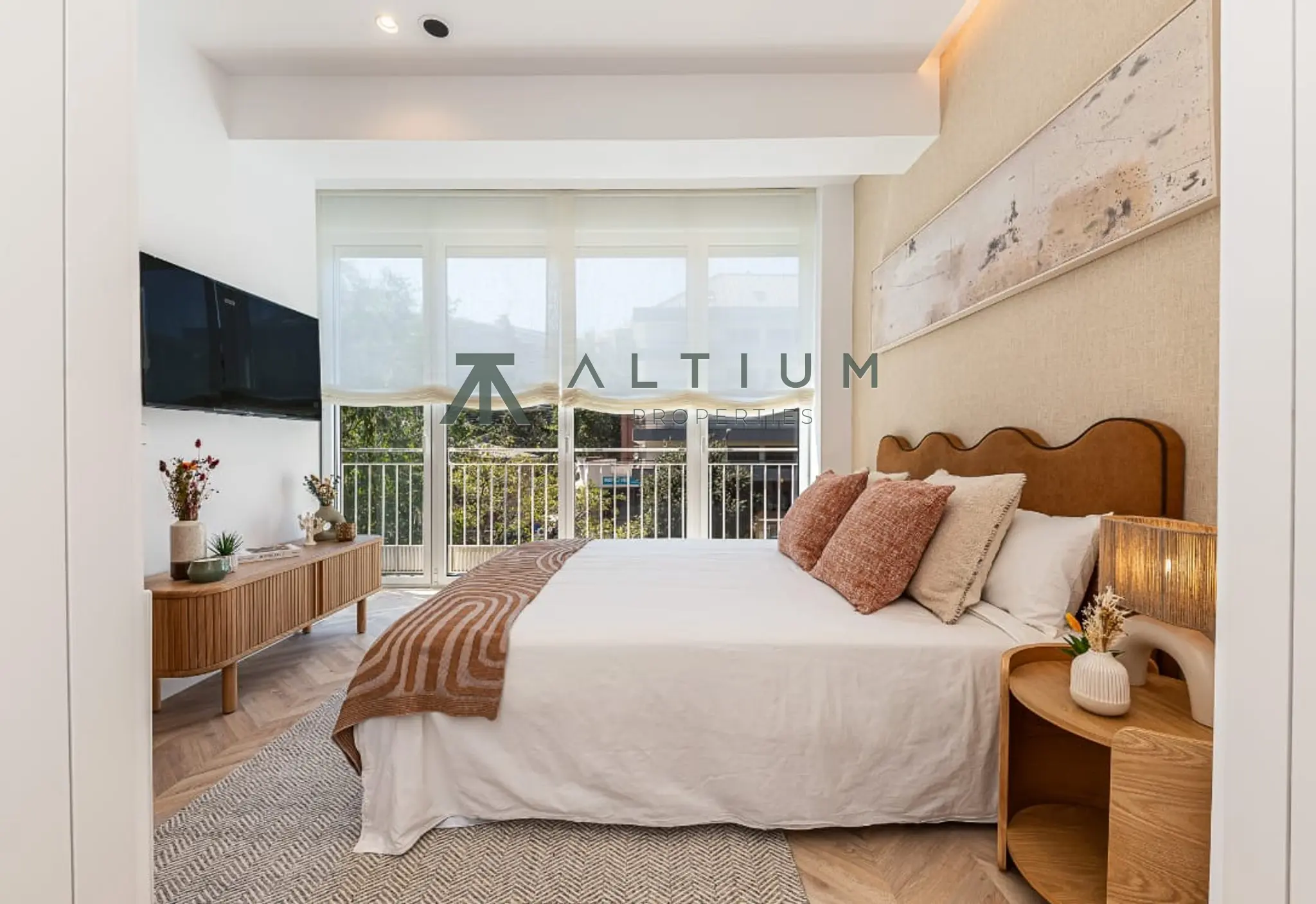 Three bedrooms and a terrace in the heart of Hispanoamerica