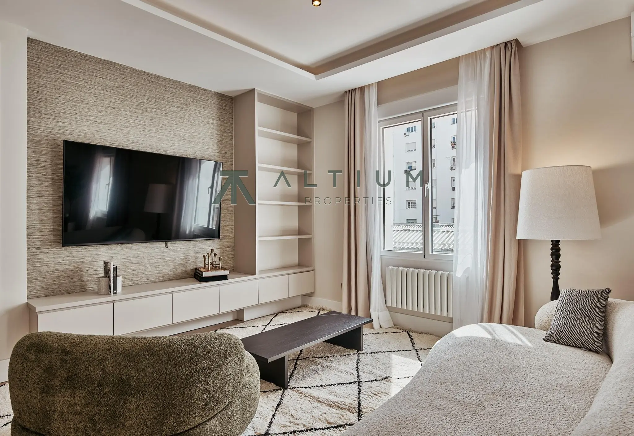 Tres suites en una casa pensada hacia dentro