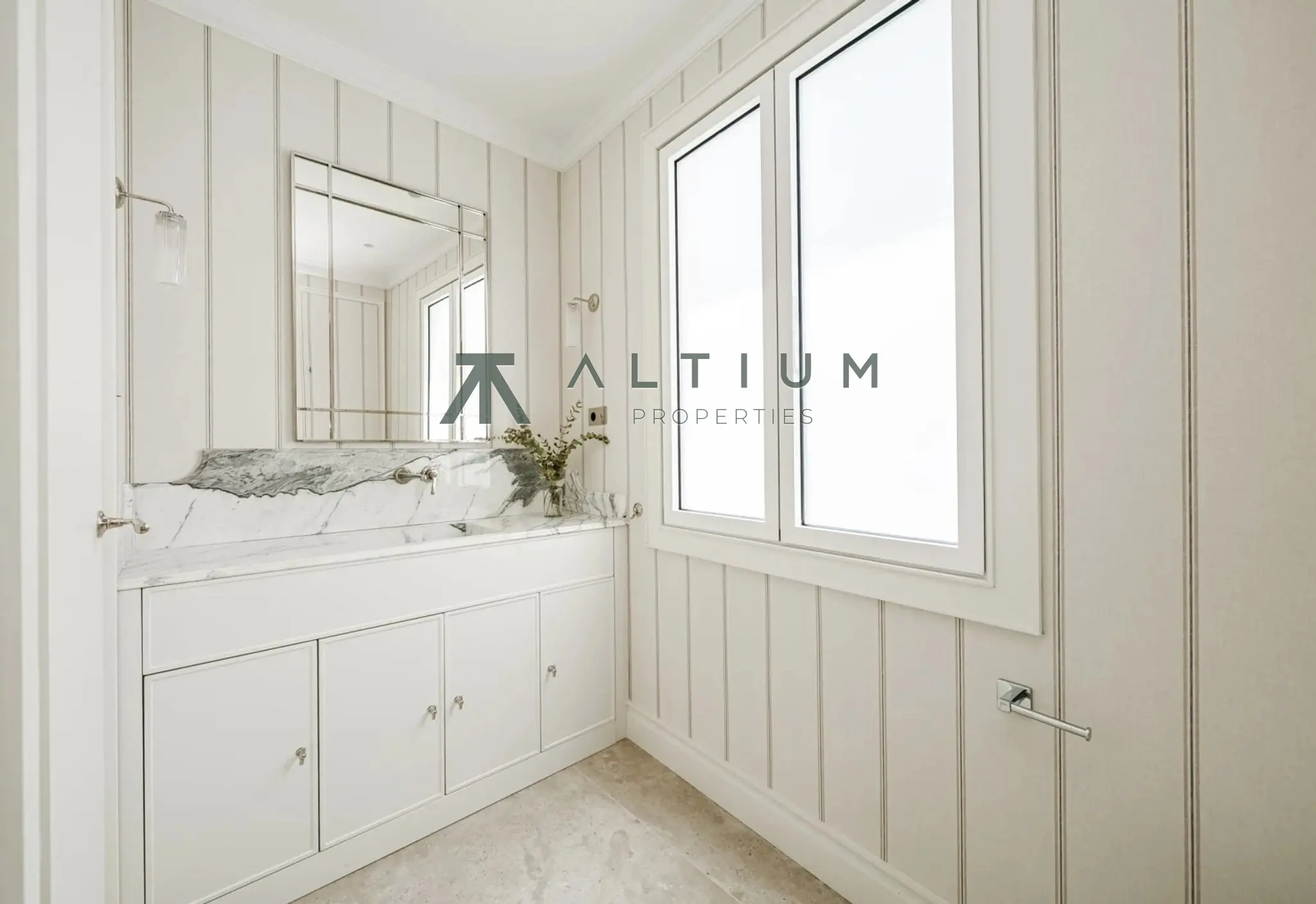 Spacious luxury residence in Chamberí with exceptional finishes and layout