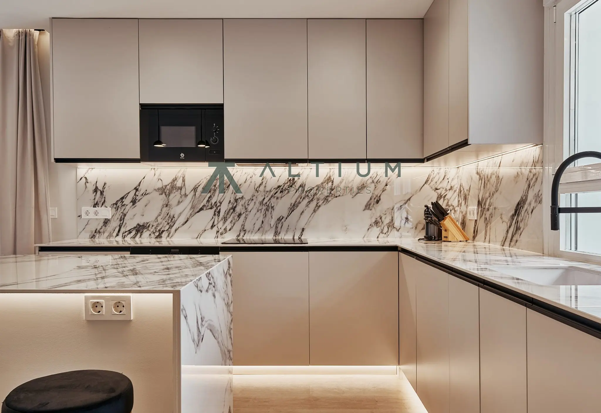Interior en Lista — Terraza de 55 m² sobre los tejados de Lista (7 de 26)