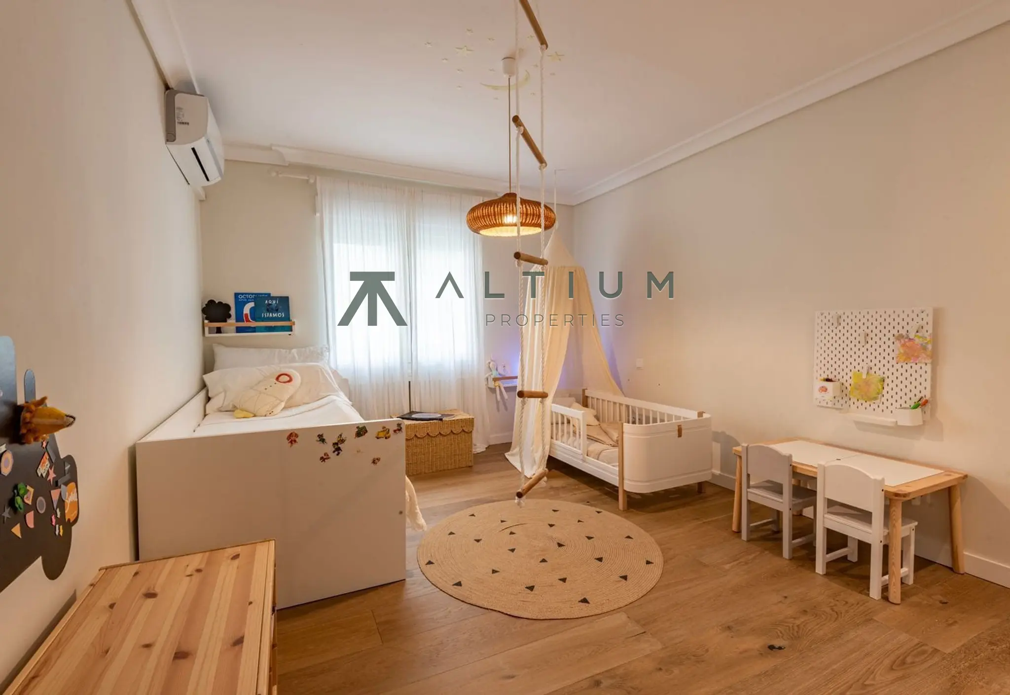 Interior en Almagro — Elegancia residencial y espacios nobles en Almagro (14 de 20)