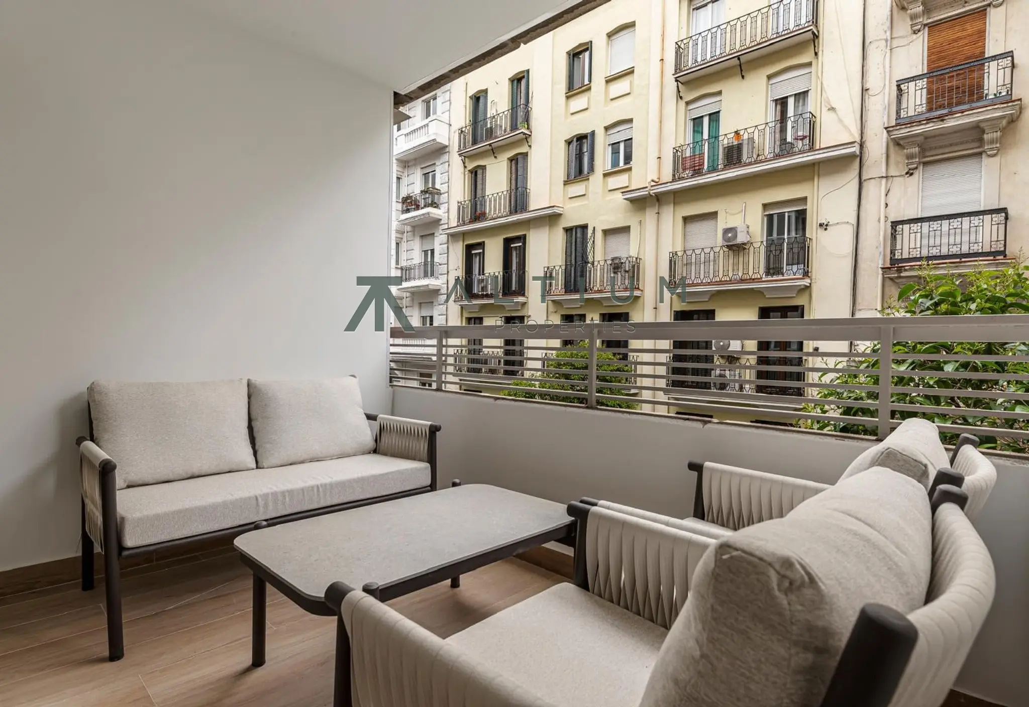 194 m² con tres suites y espacios exteriores
