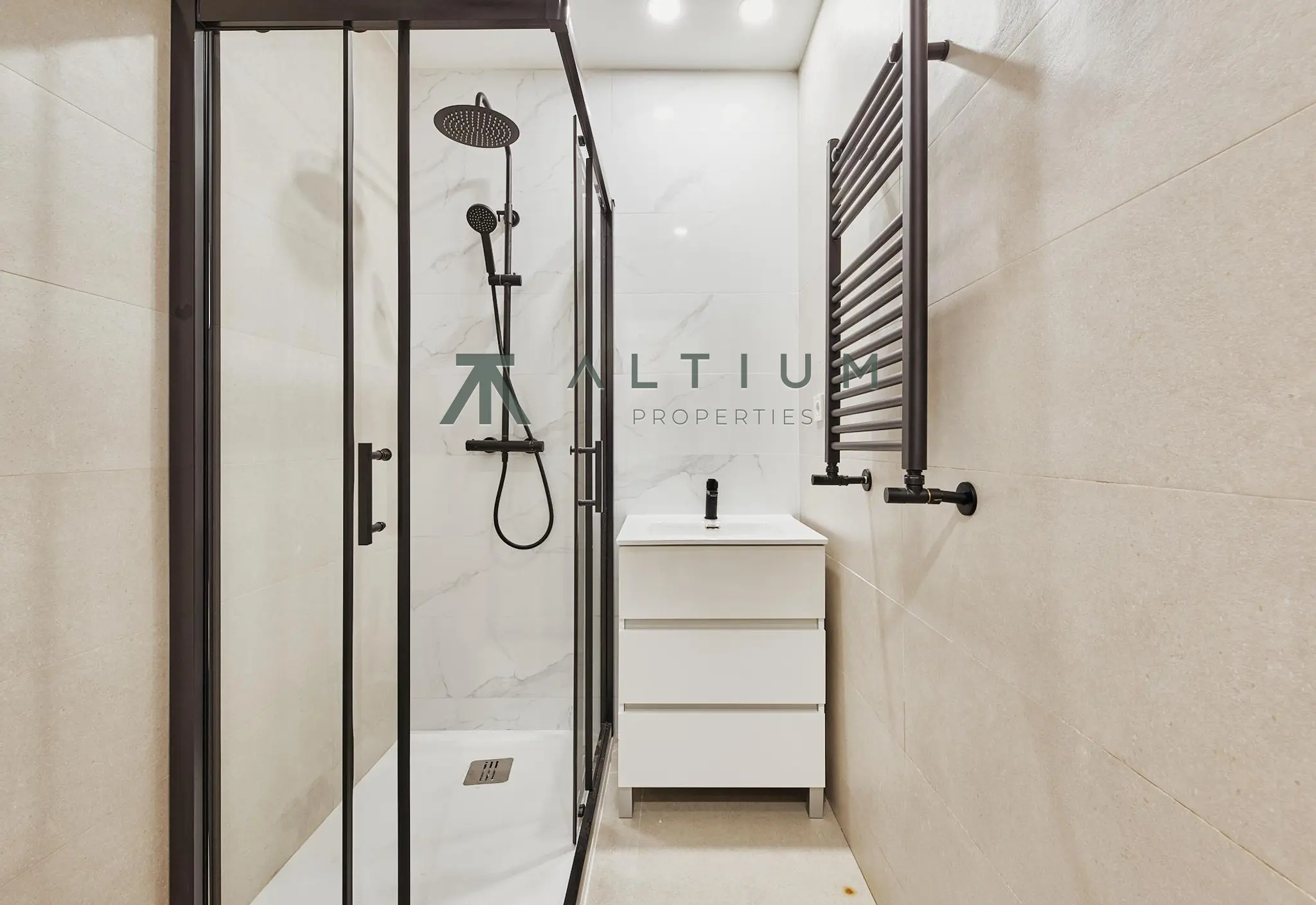 Arquitectura de 1920 e interior contemporáneo en Gaztambide