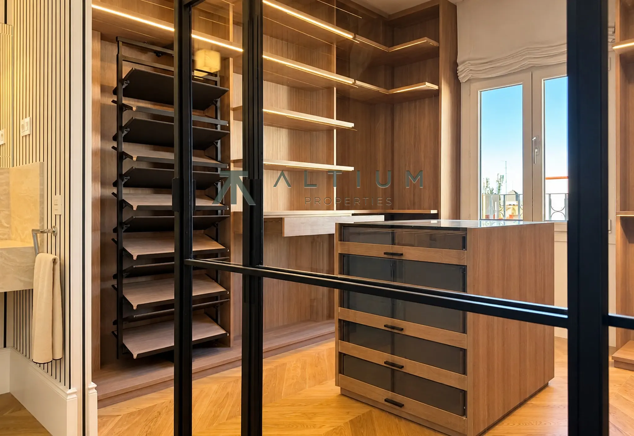 253 m² y terraza privada sobre Castellana