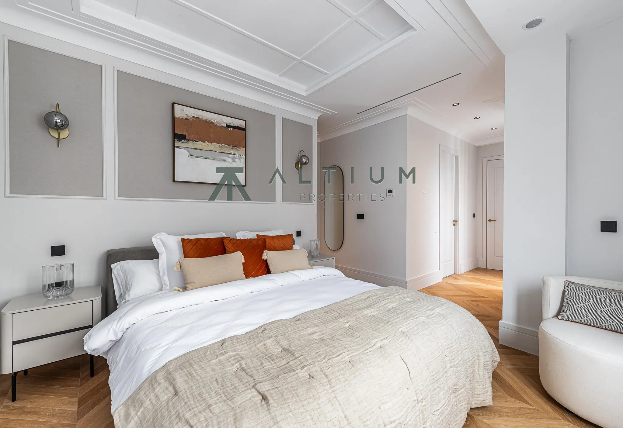 A 77 sqm living area within a grand Castellana residence