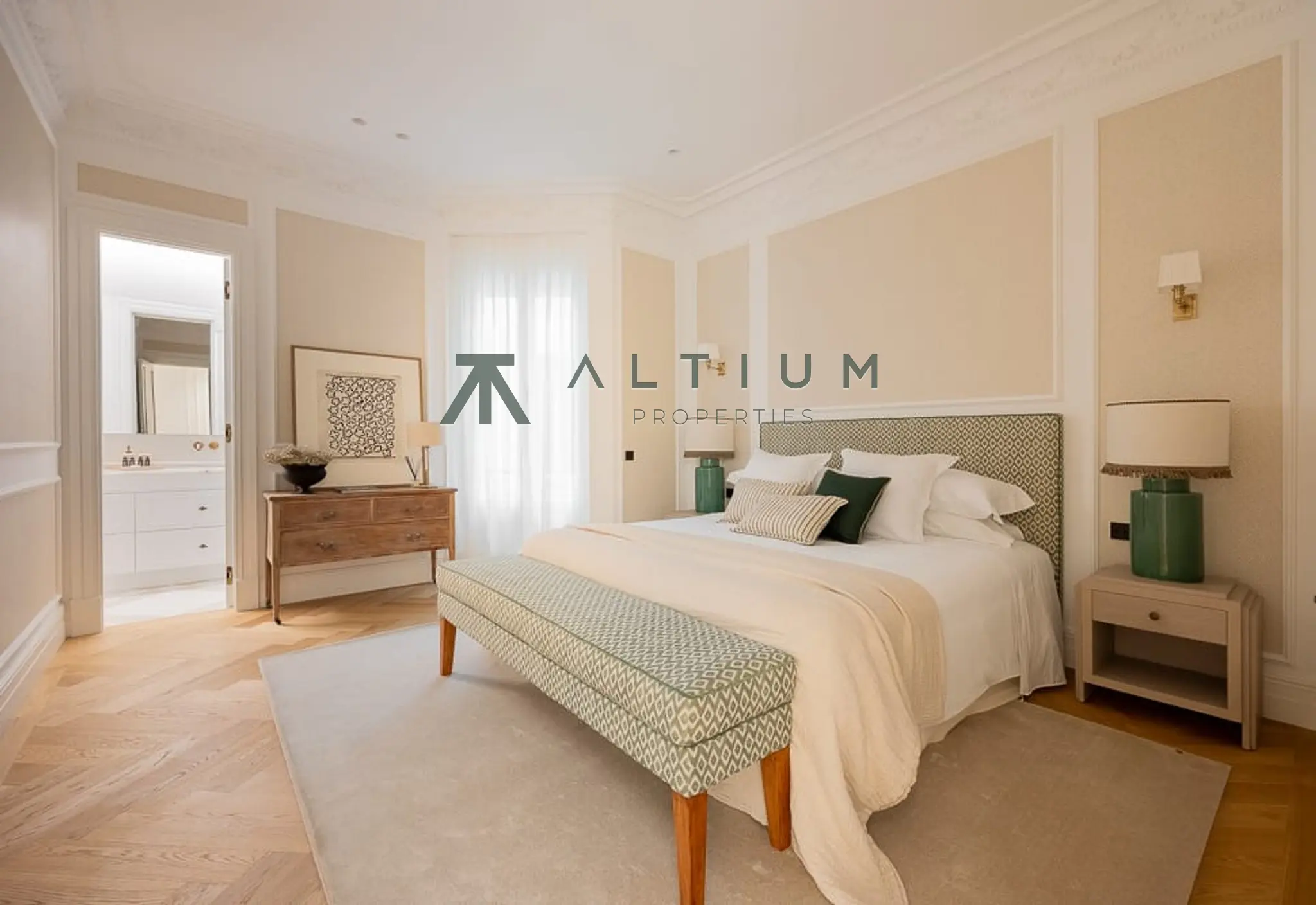 Cuatro suites y una escala residencial excepcional en Recoletos