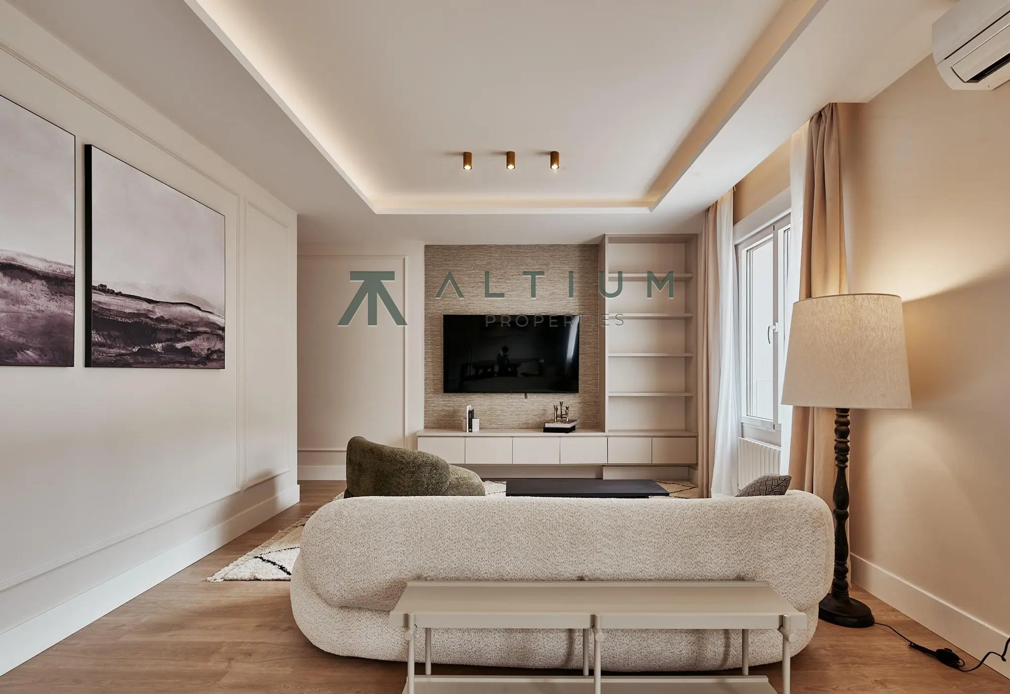 Tres suites en una casa pensada hacia dentro