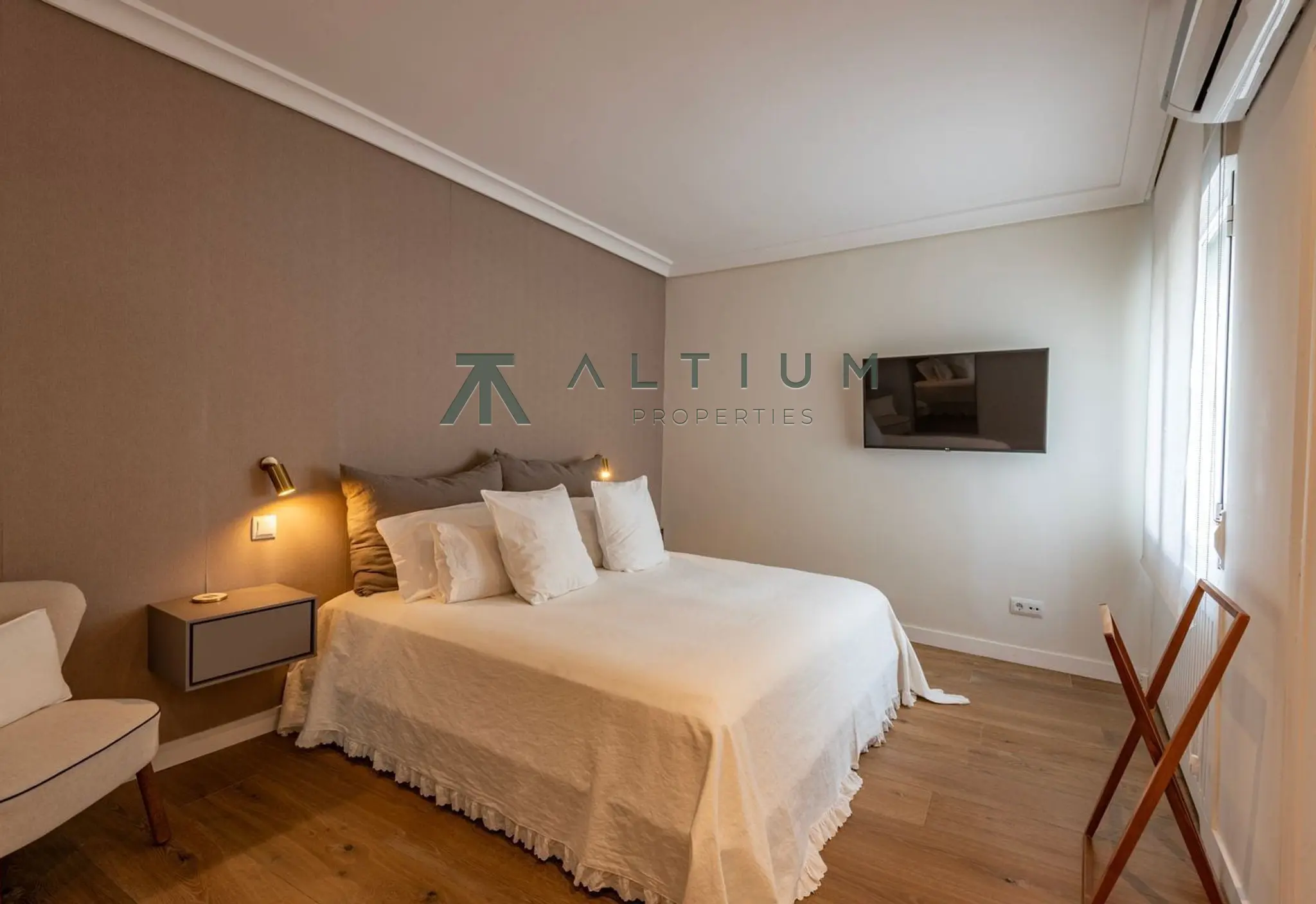 Interior en Almagro — Elegancia residencial y espacios nobles en Almagro (10 de 20)