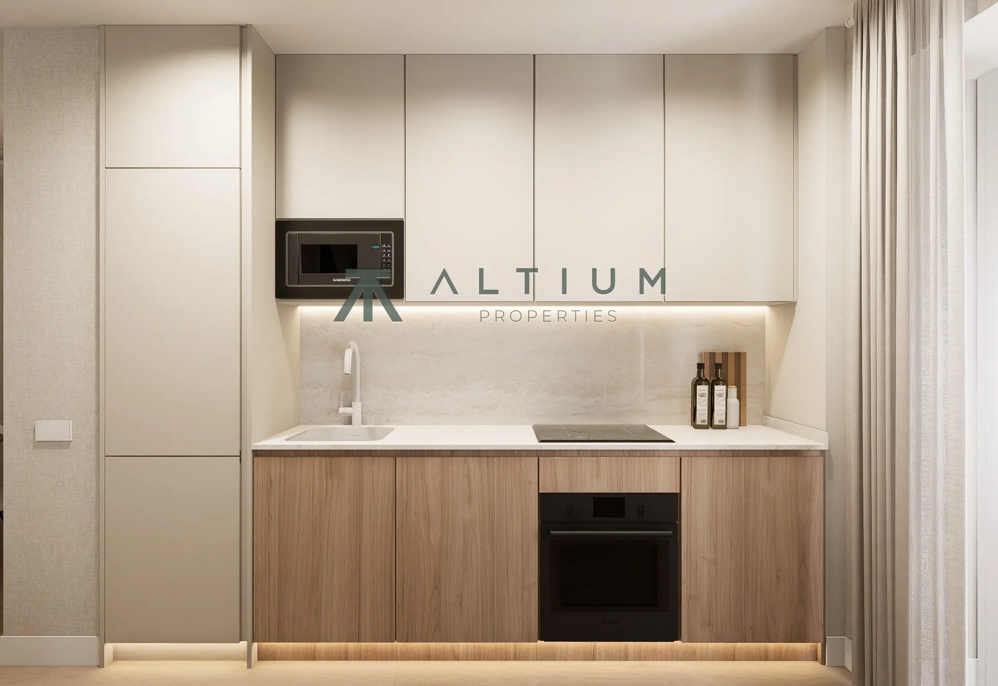 South-east light, private parking and quiet interiors in Justicia