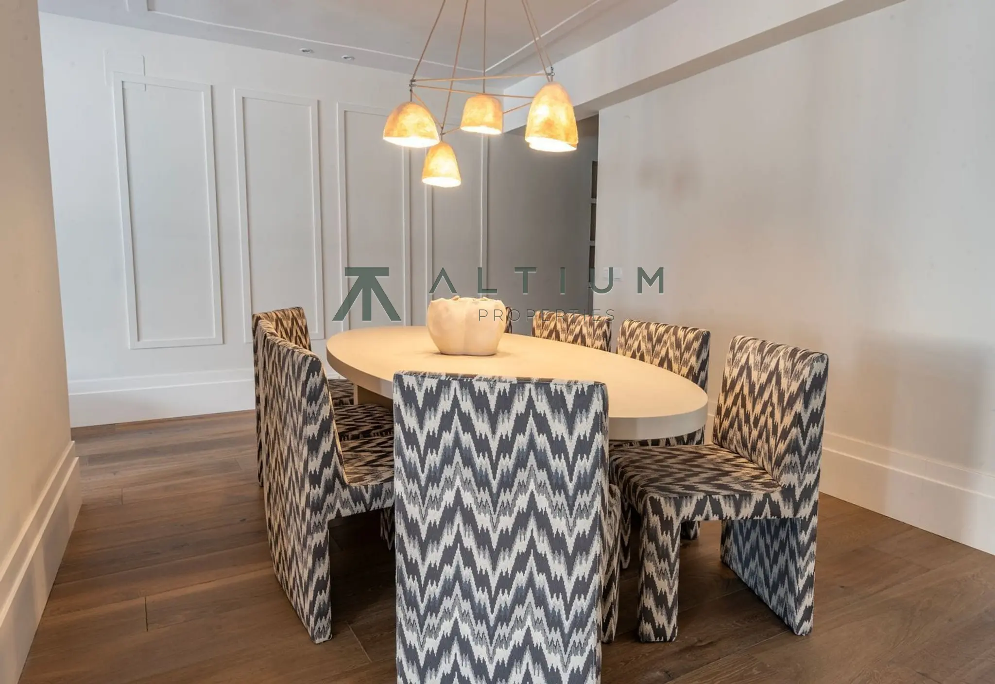 Interior en Almagro — Elegancia residencial y espacios nobles en Almagro (7 de 20)