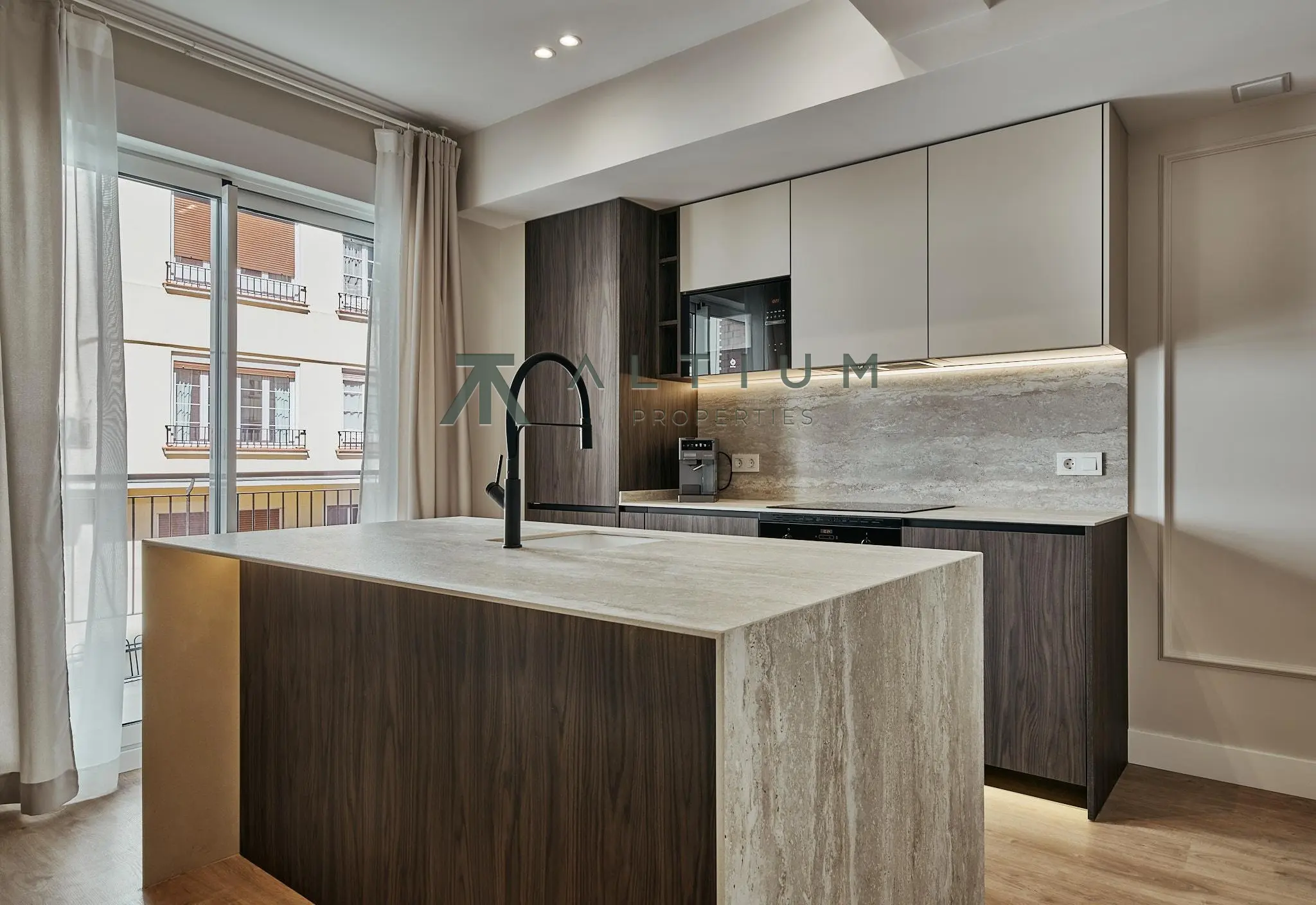 A renovated exterior-facing second-floor home in Lista