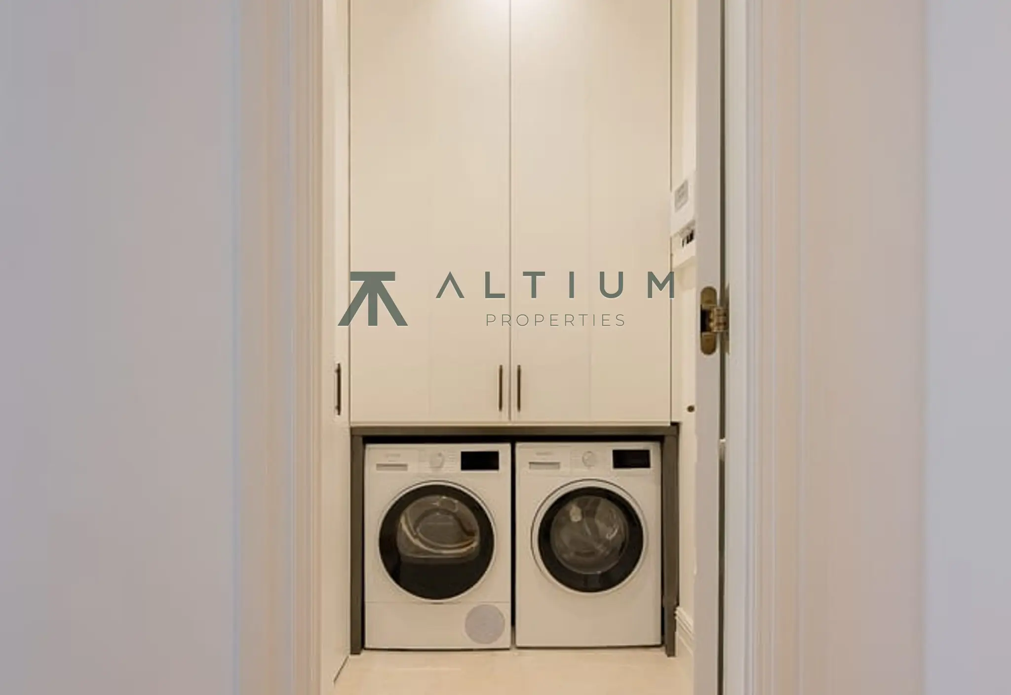 Cuatro suites y una escala residencial excepcional en Recoletos