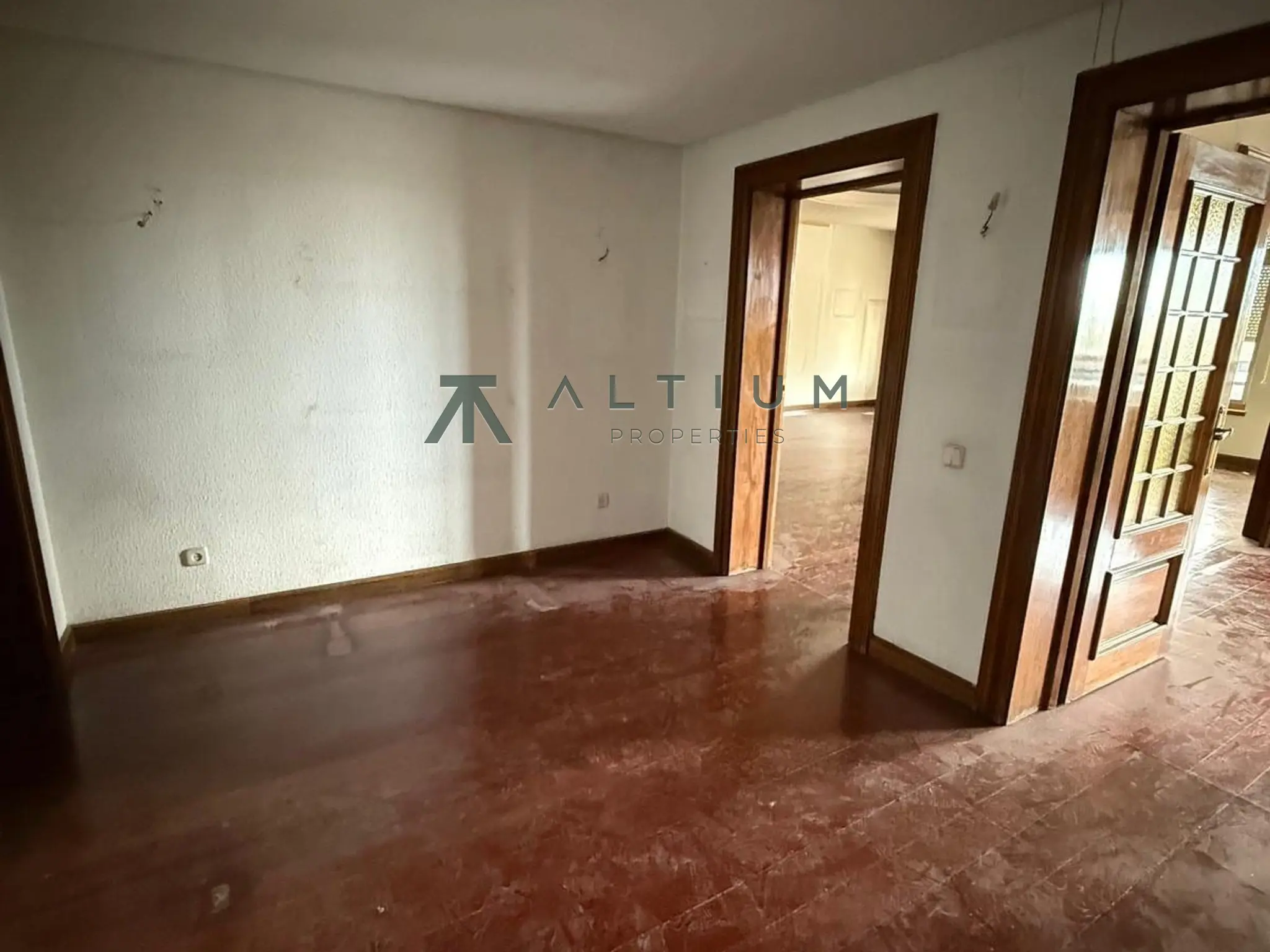 Gran escala, techos de 2,9 metros y luz de tarde en Aravaca