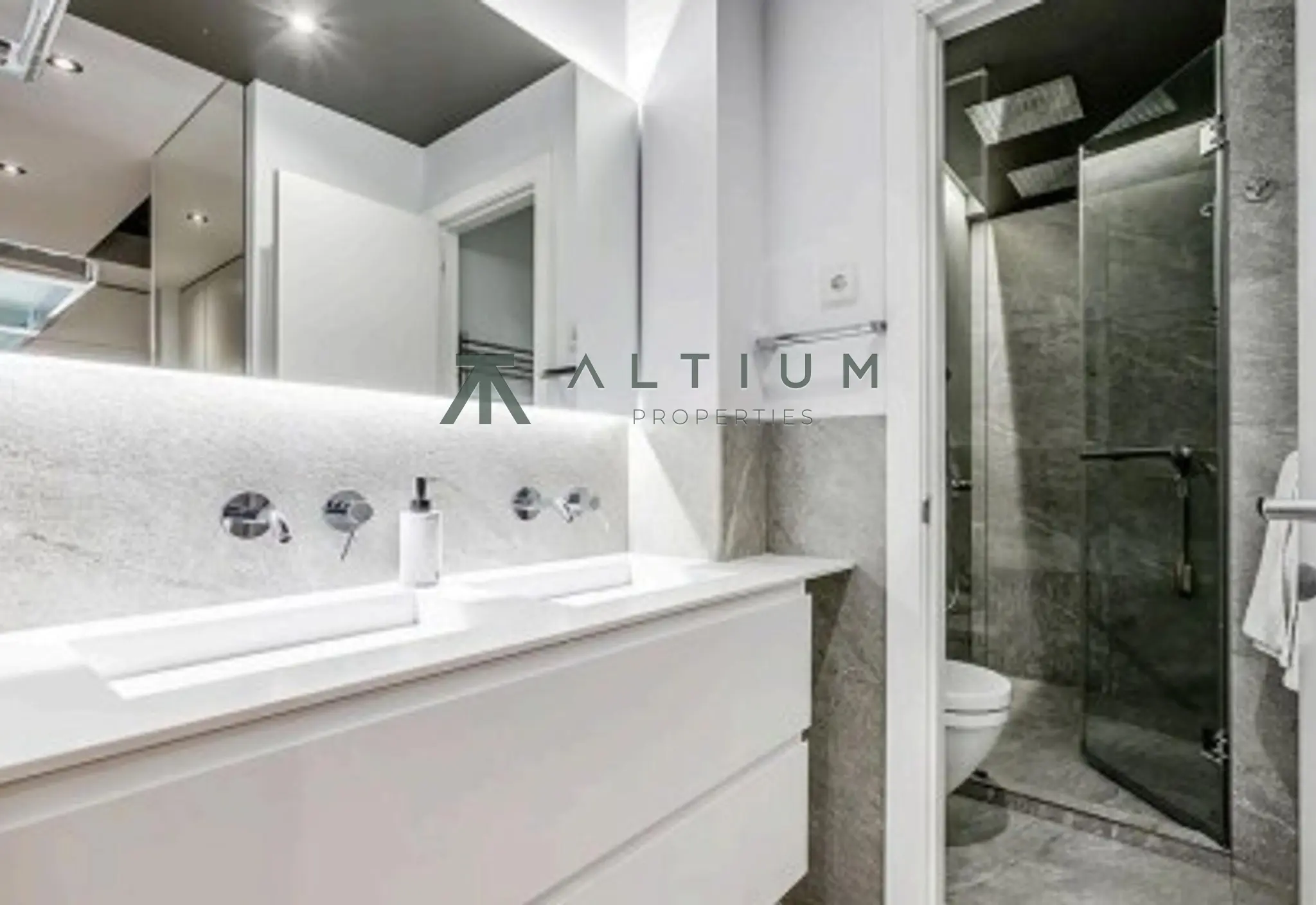 Interior en Almagro — Calma residencial y diseño contemporáneo en Chamberí (18 de 18)
