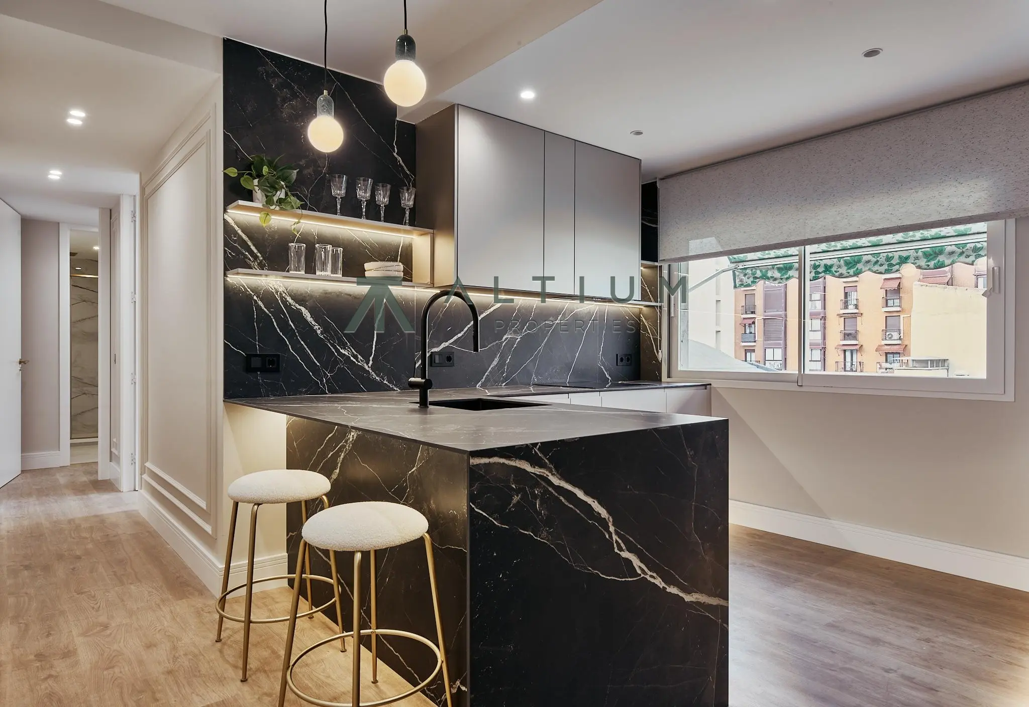 Una vivienda completa detrás del ritmo de Lista