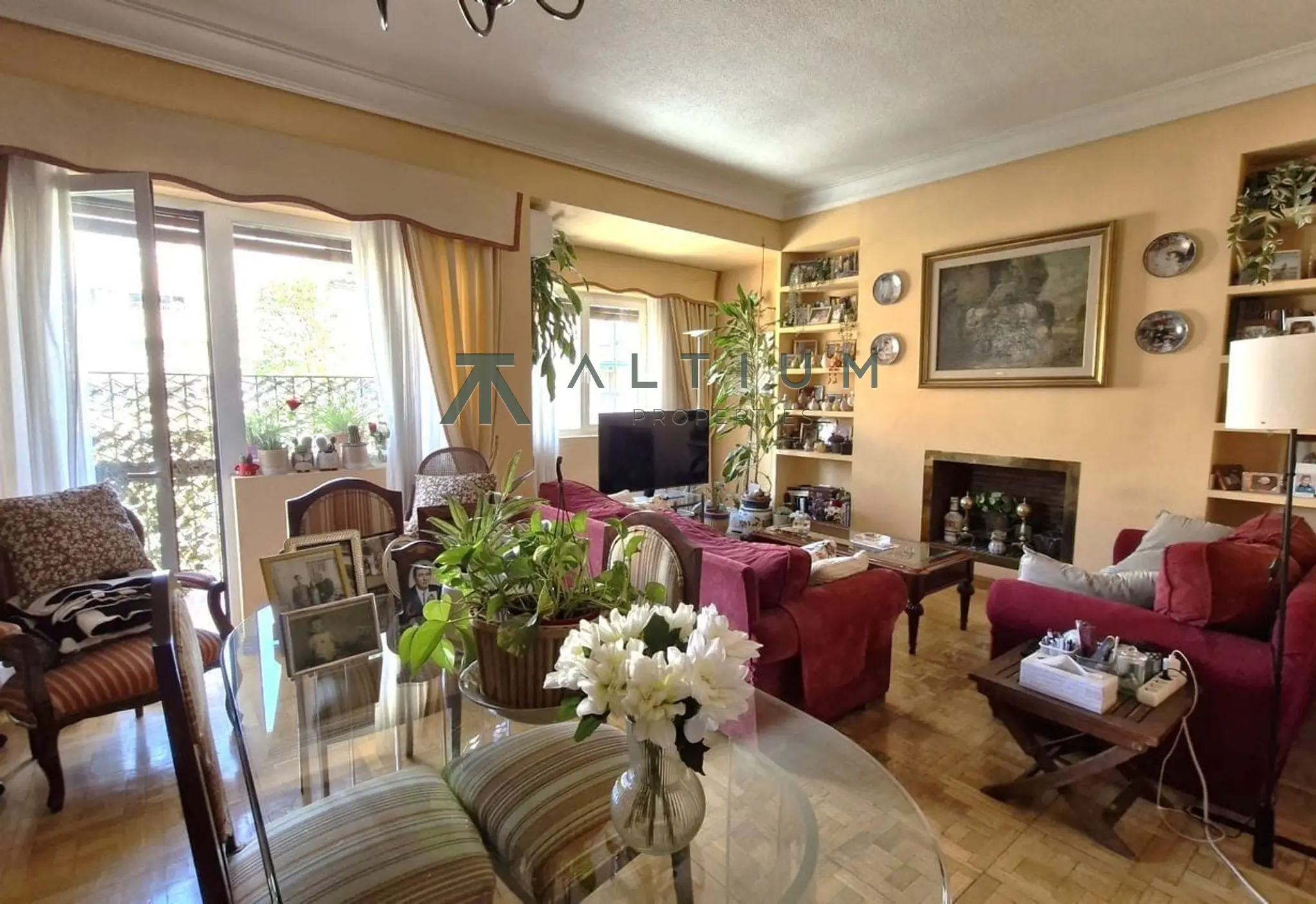 Piso de 3 dormitorios y 169 m2 en Chamberí - Ríos Rosas en venta — Privacidad, terraza y luz natural en Ríos Rosas