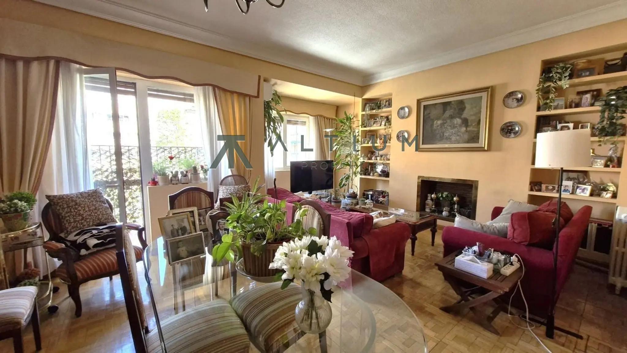 Piso de 3 dormitorios y 169 m2 en Chamberí - Ríos Rosas en venta — Privacidad, terraza y luz natural en Ríos Rosas
