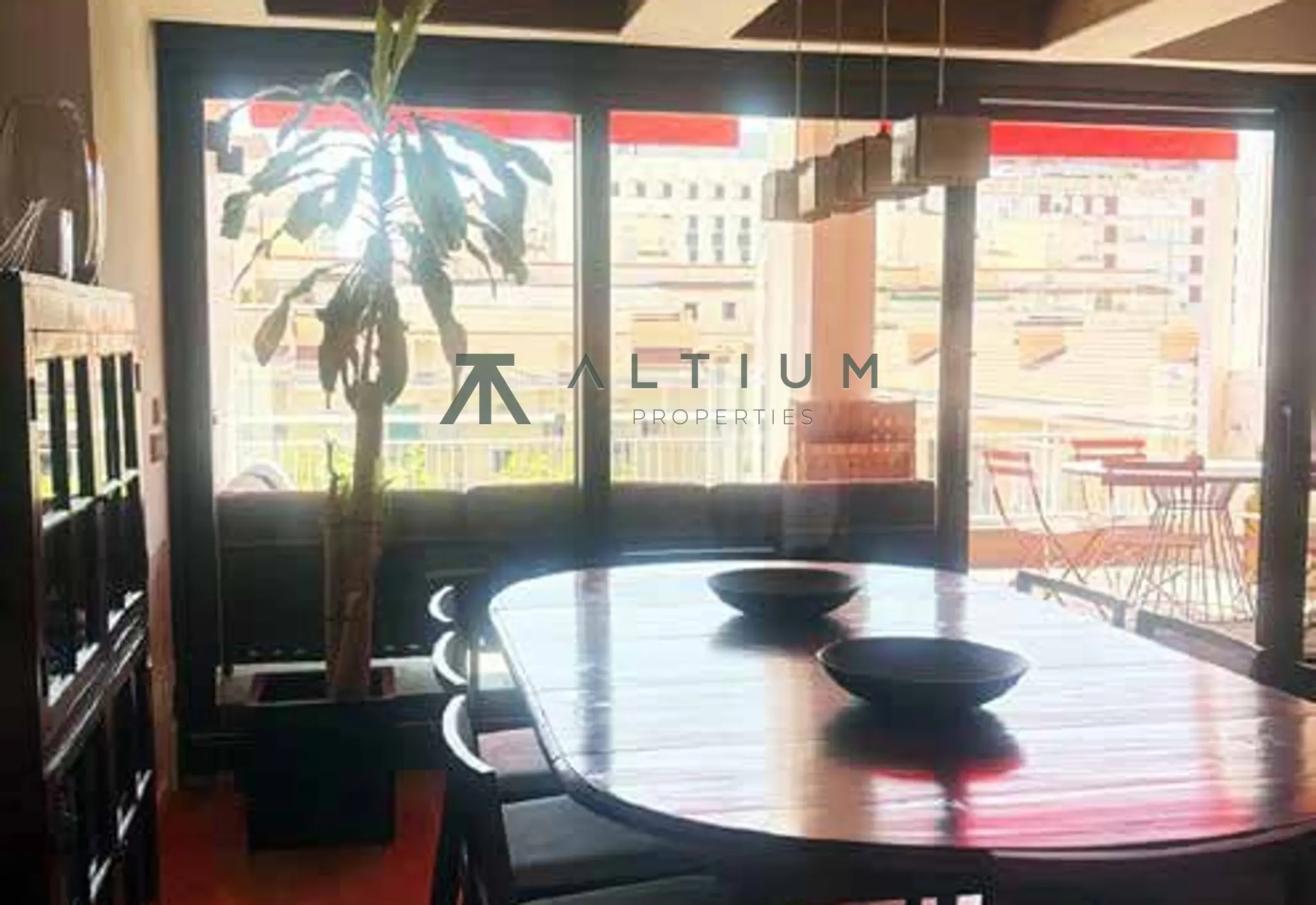 Ático con terraza junto al Paseo de la Castellana