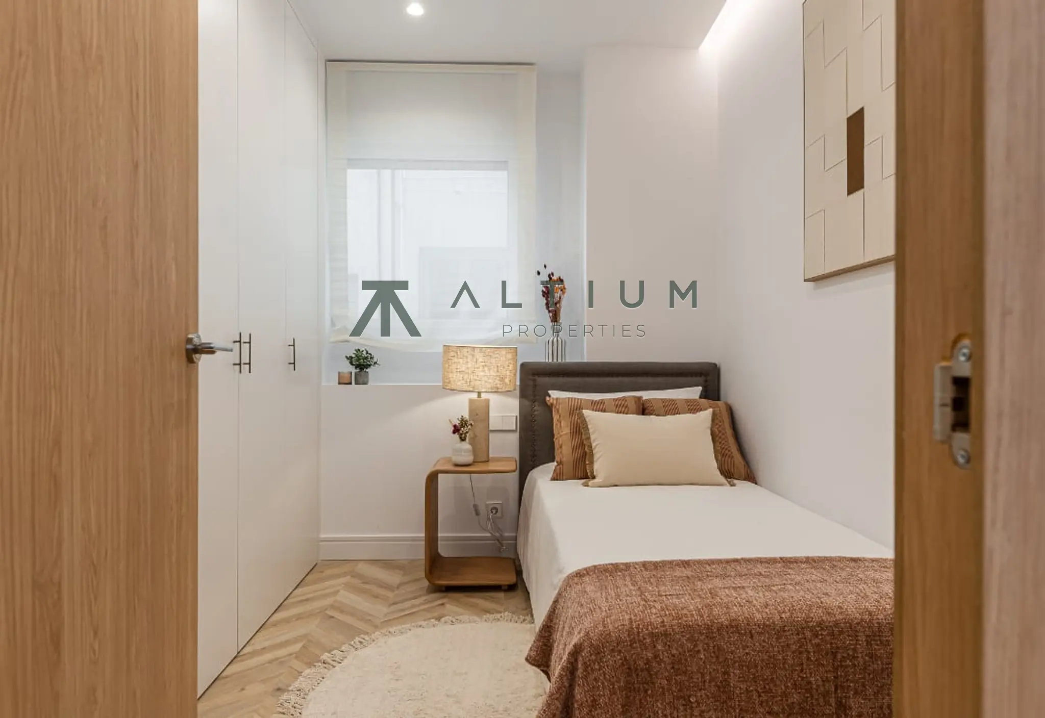 Three bedrooms and a terrace in the heart of Hispanoamerica