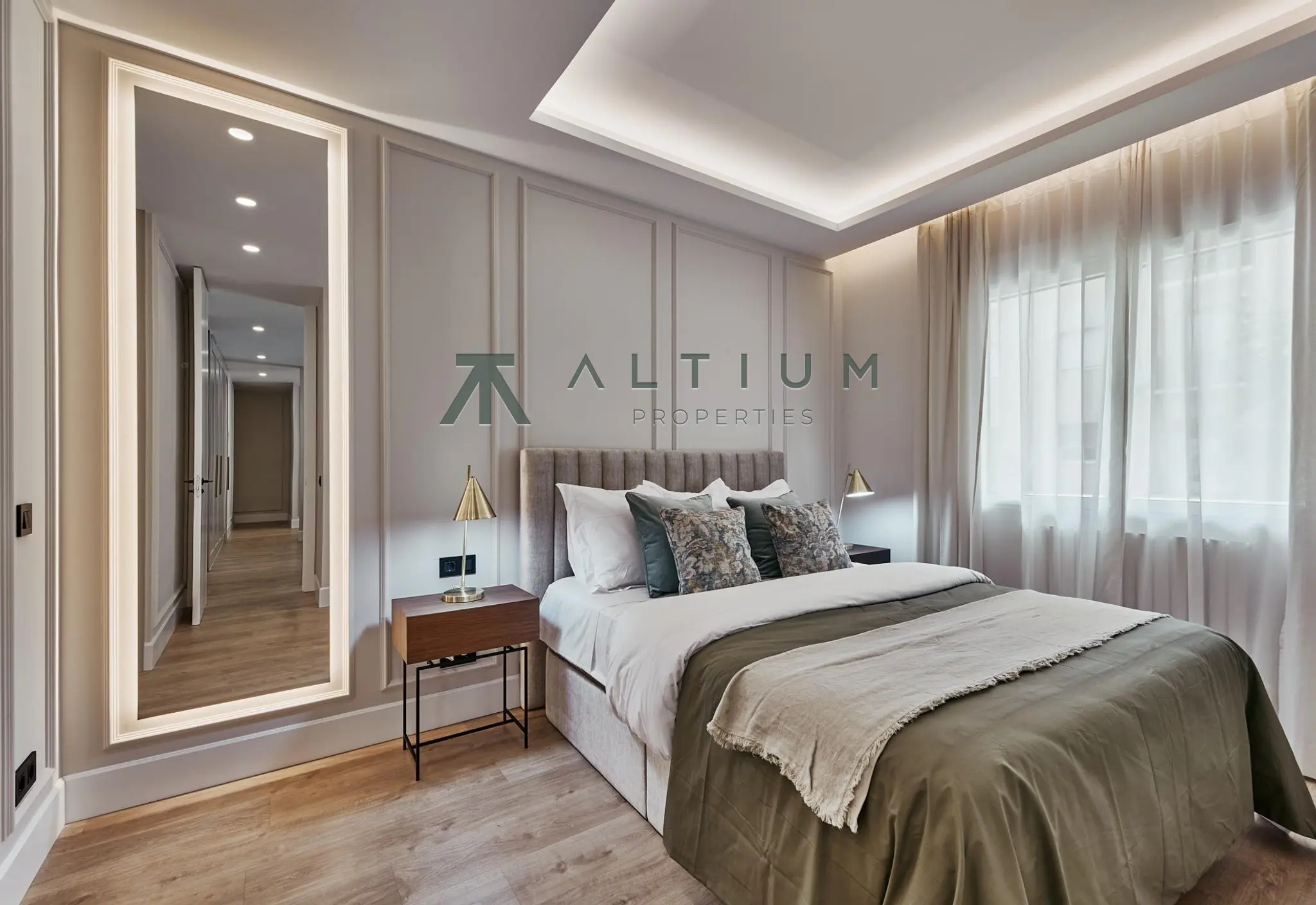 A third-floor home away from the noise