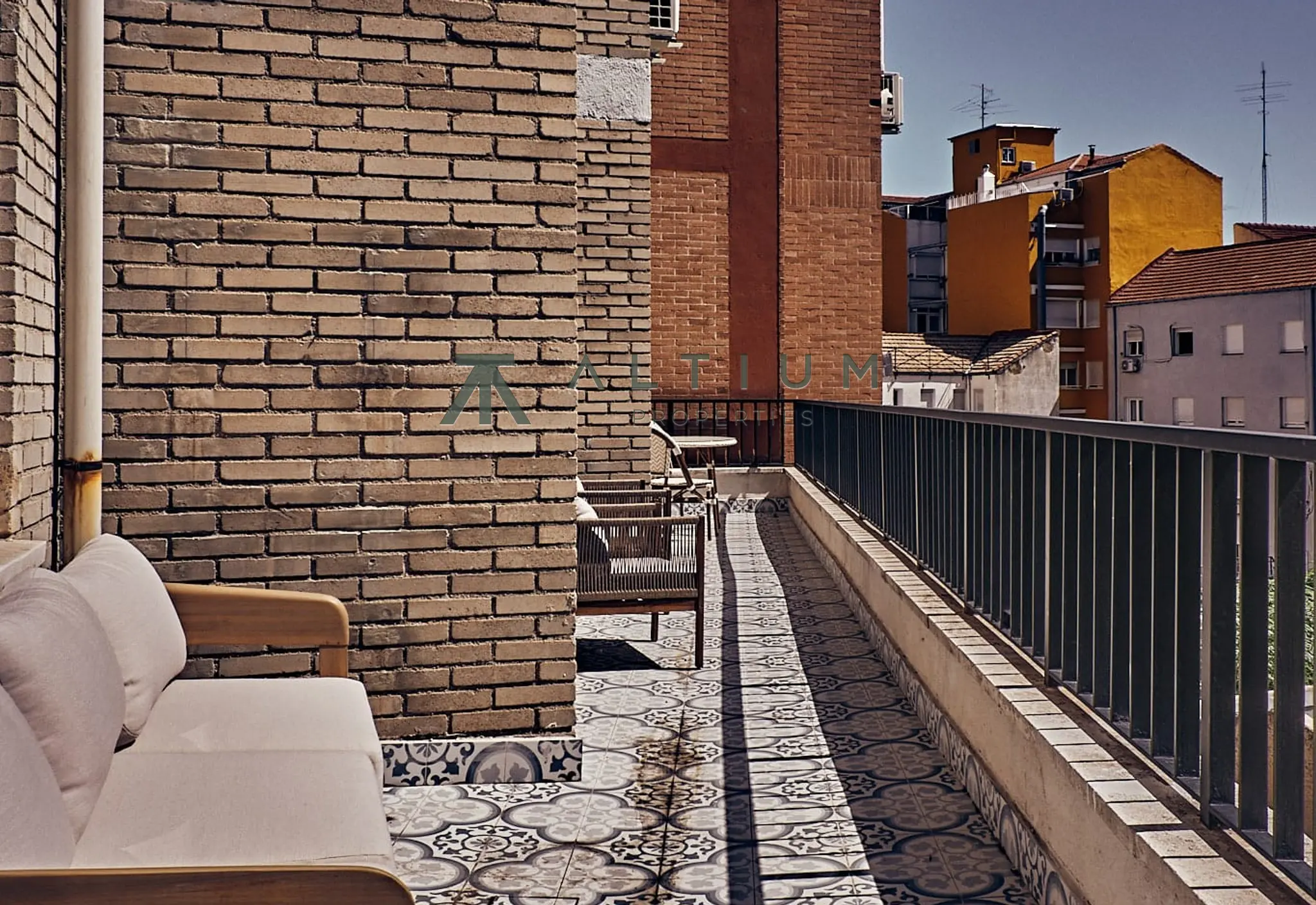Cuatro dormitorios y un gran patio de manzana en Salamanca