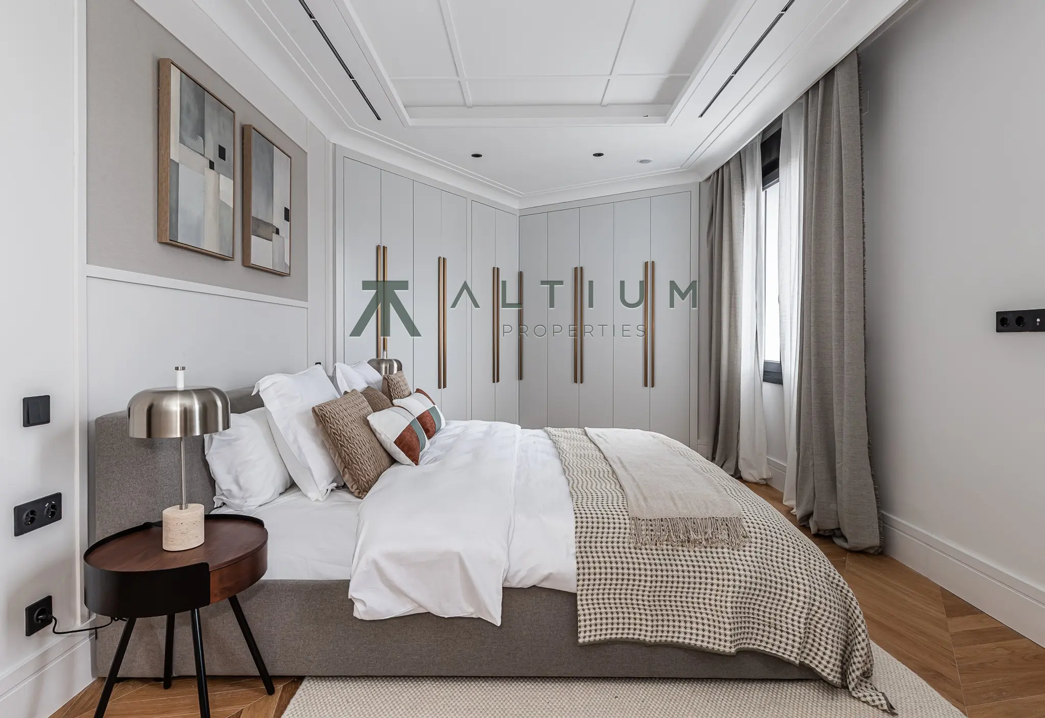 A 77 sqm living area within a grand Castellana residence