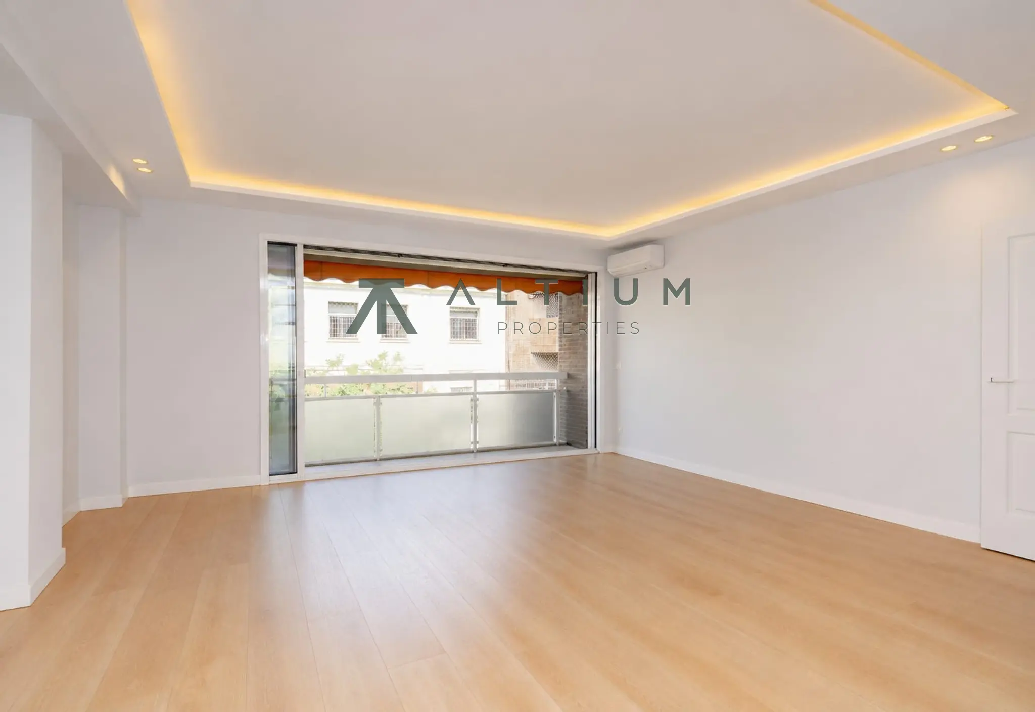 Piso en venta en Almagro — Terraza, garaje y vida exterior en Almagro