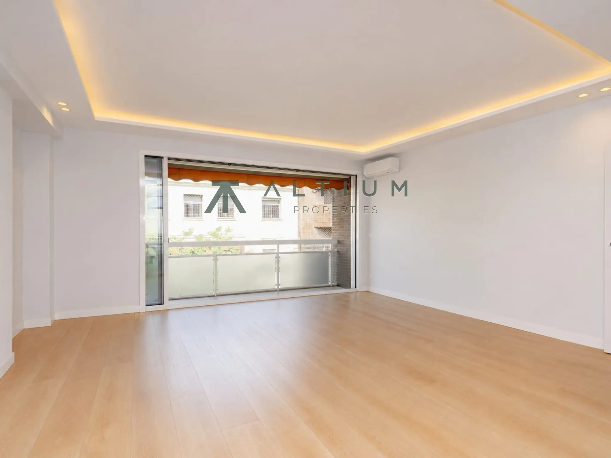 Piso en venta en Almagro — Terraza, garaje y vida exterior en Almagro