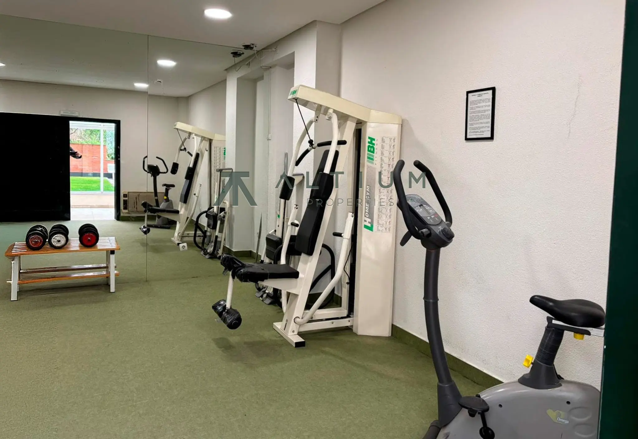 Dúplex con piscina y garaje en Goya