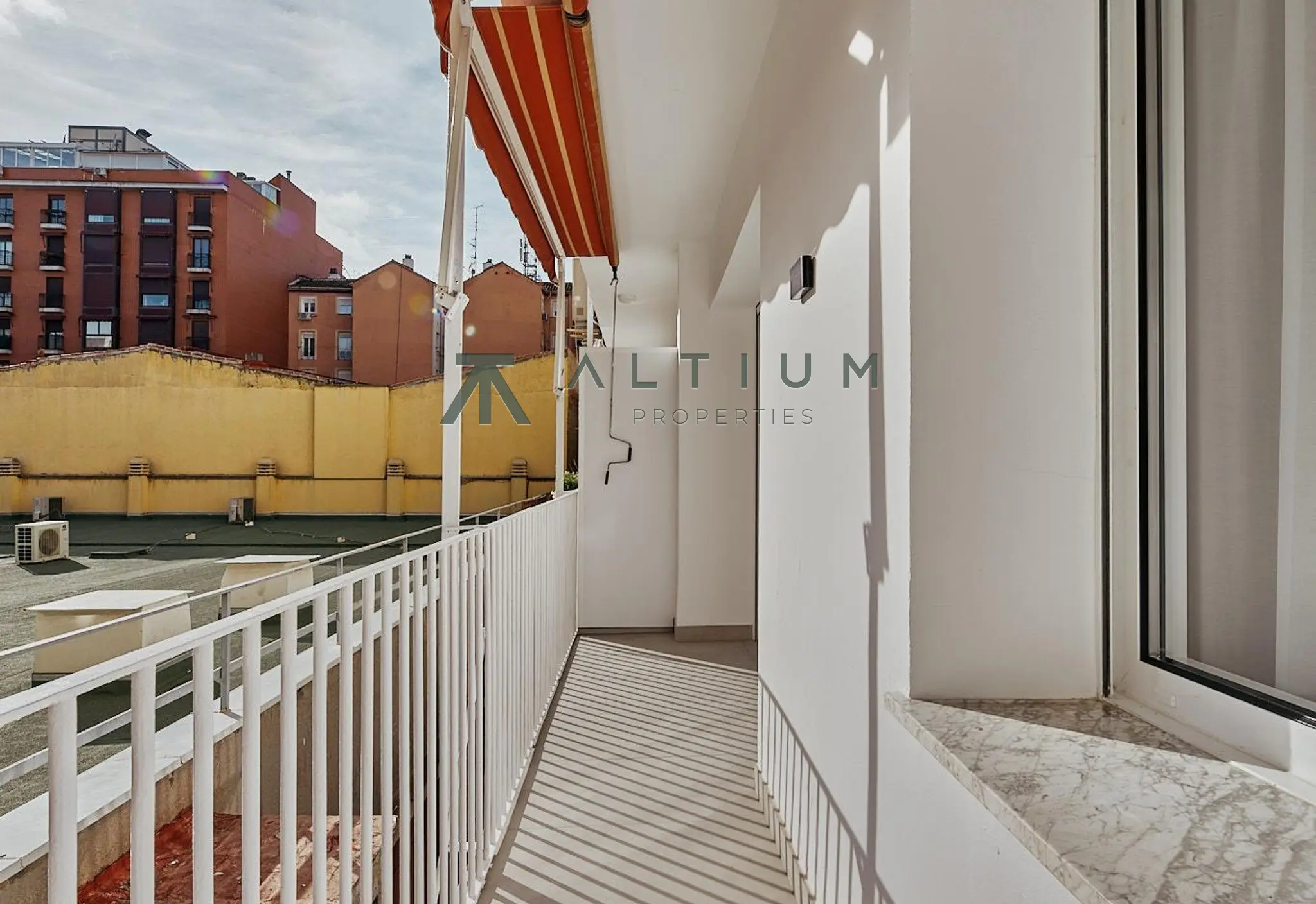 Balcones interiores y una distribución generosa