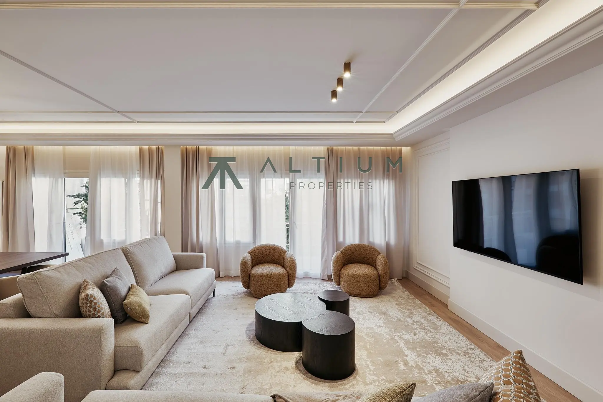 Piso de 5 dormitorios y 293 m2 en Barrio de Salamanca - Castellana en venta — Gran residencia familiar en Castellana