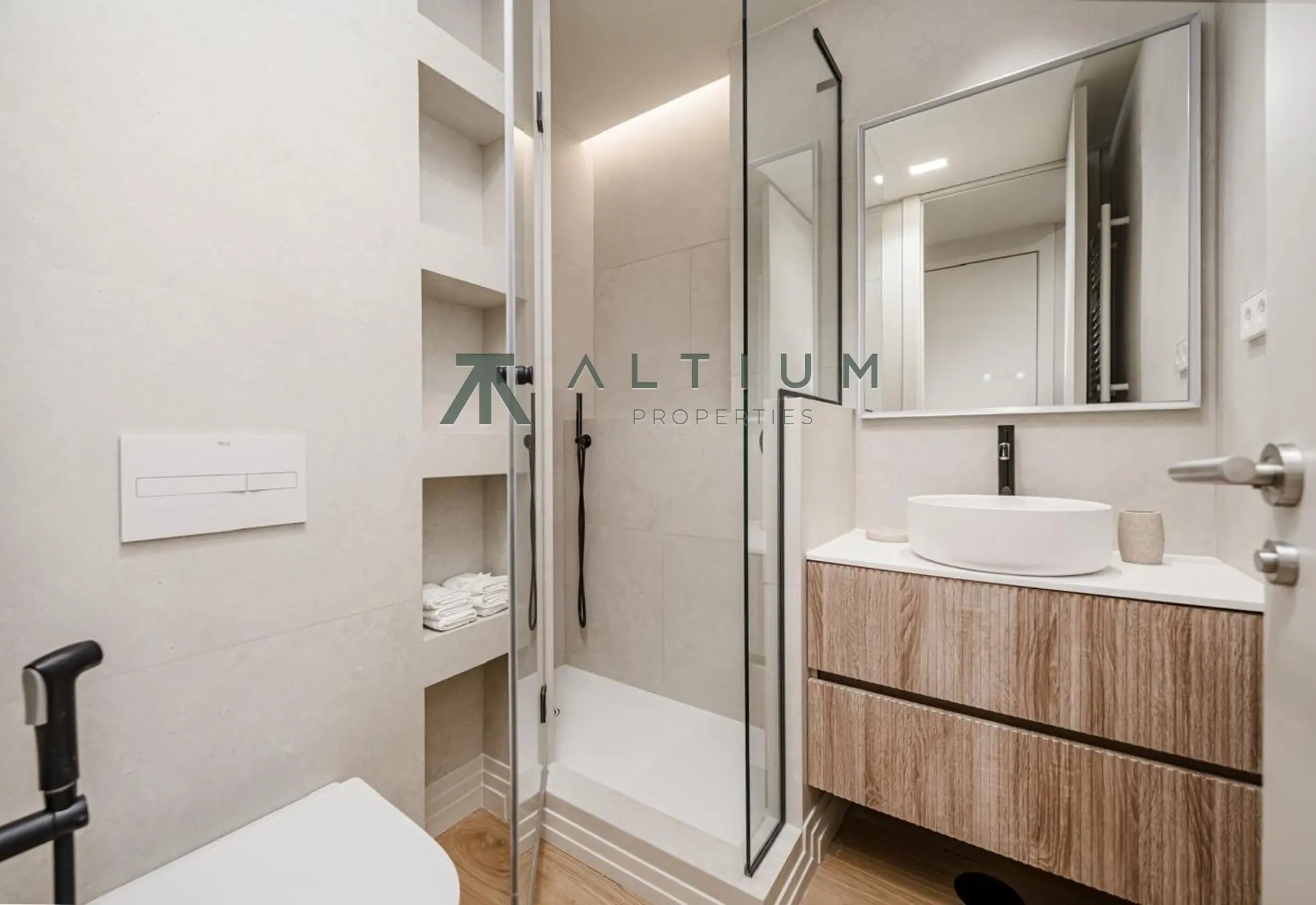 Dos suites y una tercera habitación frente al Retiro