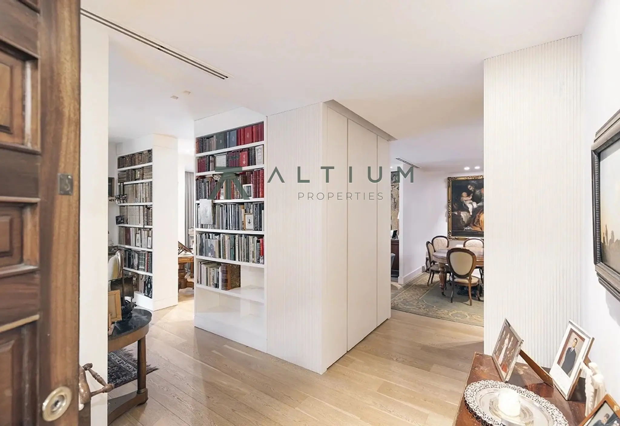 Una gran vivienda con terraza y tres ambientes de día en Núñez de Balboa