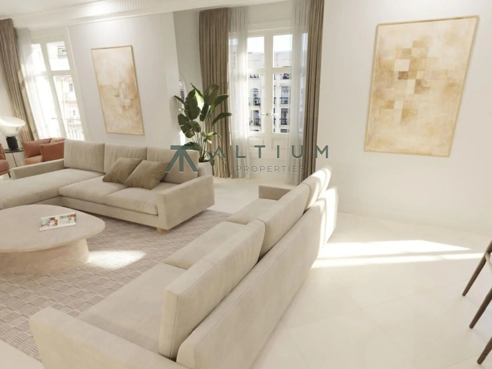 Six balconies and six bedrooms on a fifth floor in Trafalgar