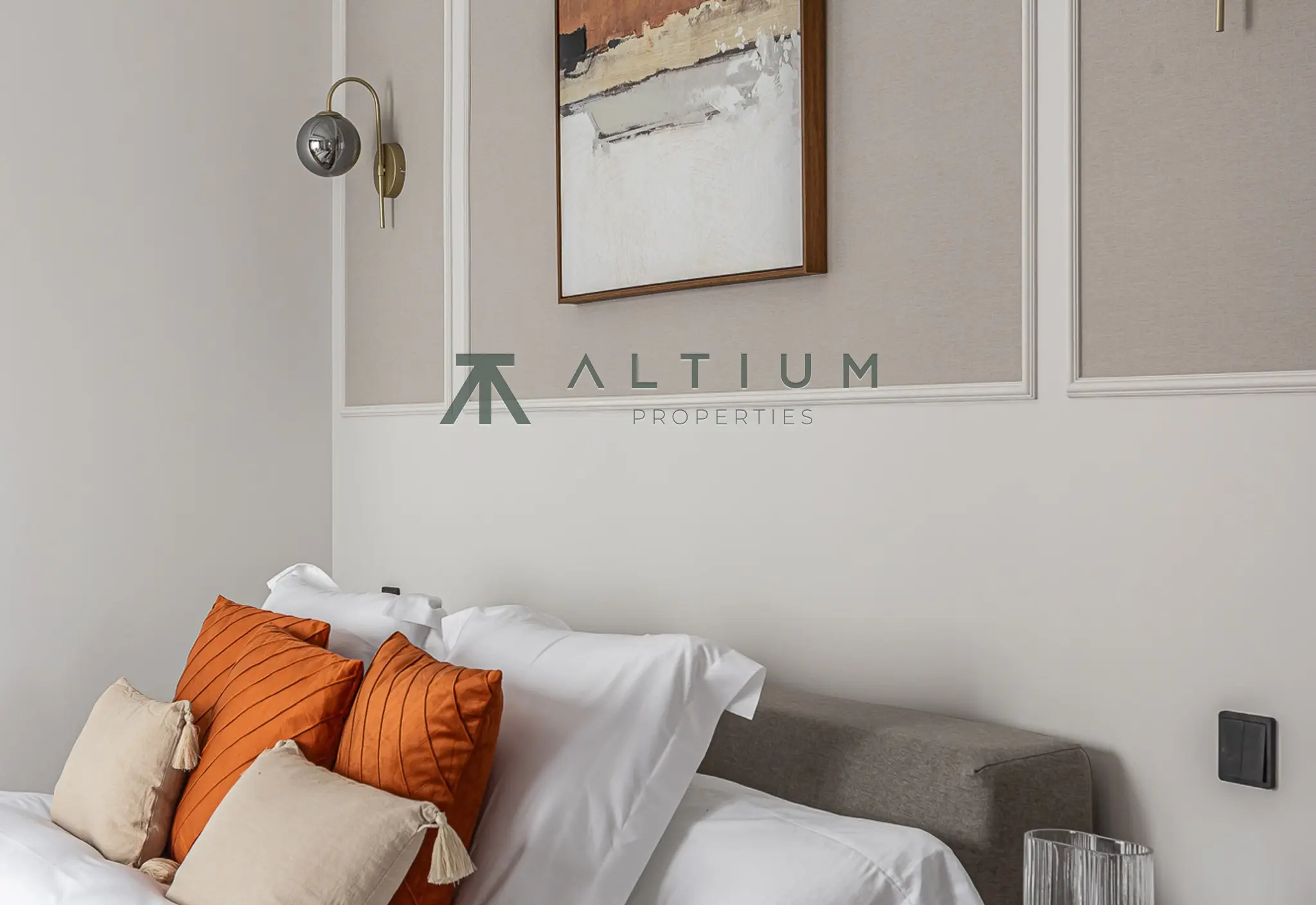 A 77 sqm living area within a grand Castellana residence