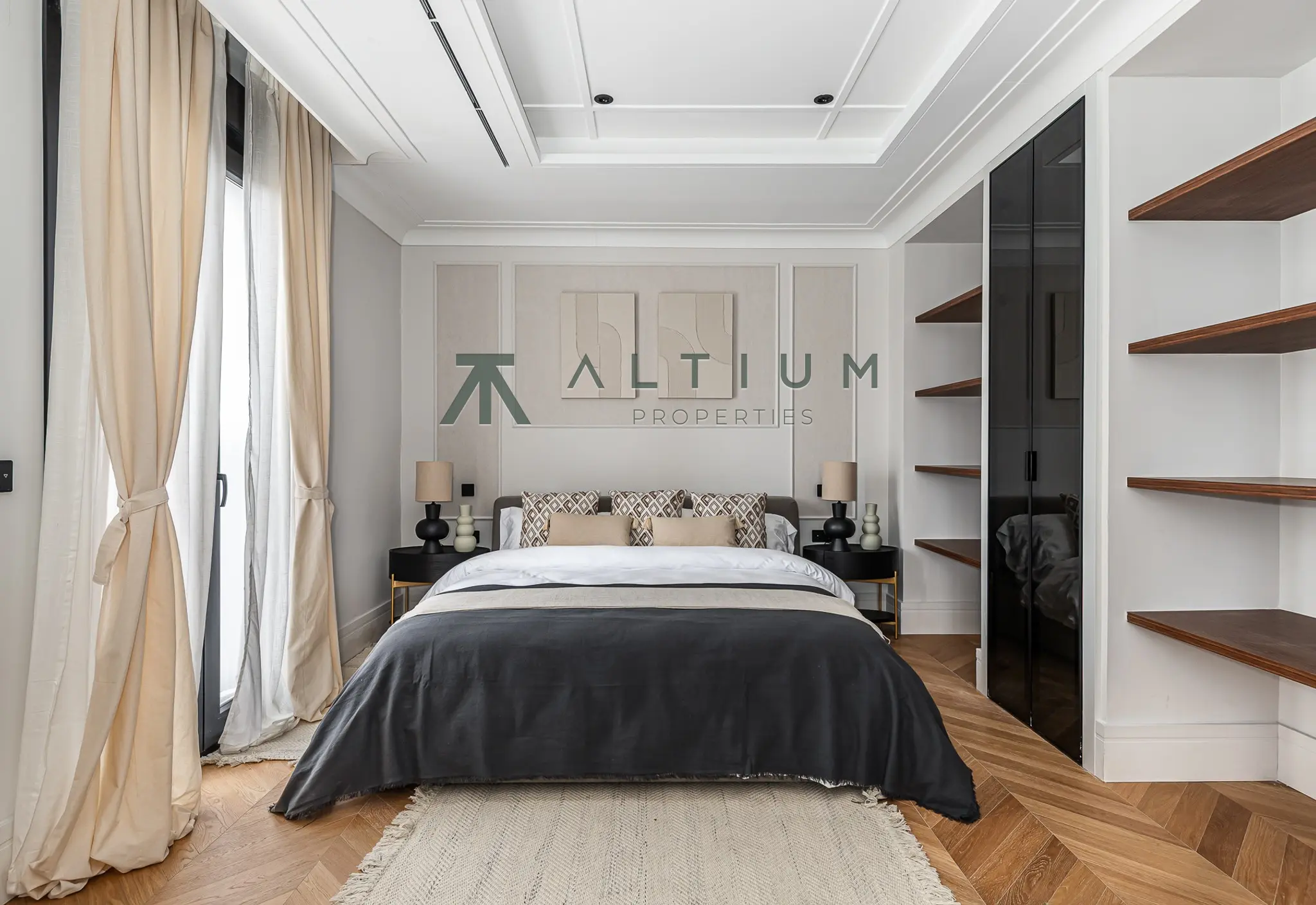 A 77 sqm living area within a grand Castellana residence