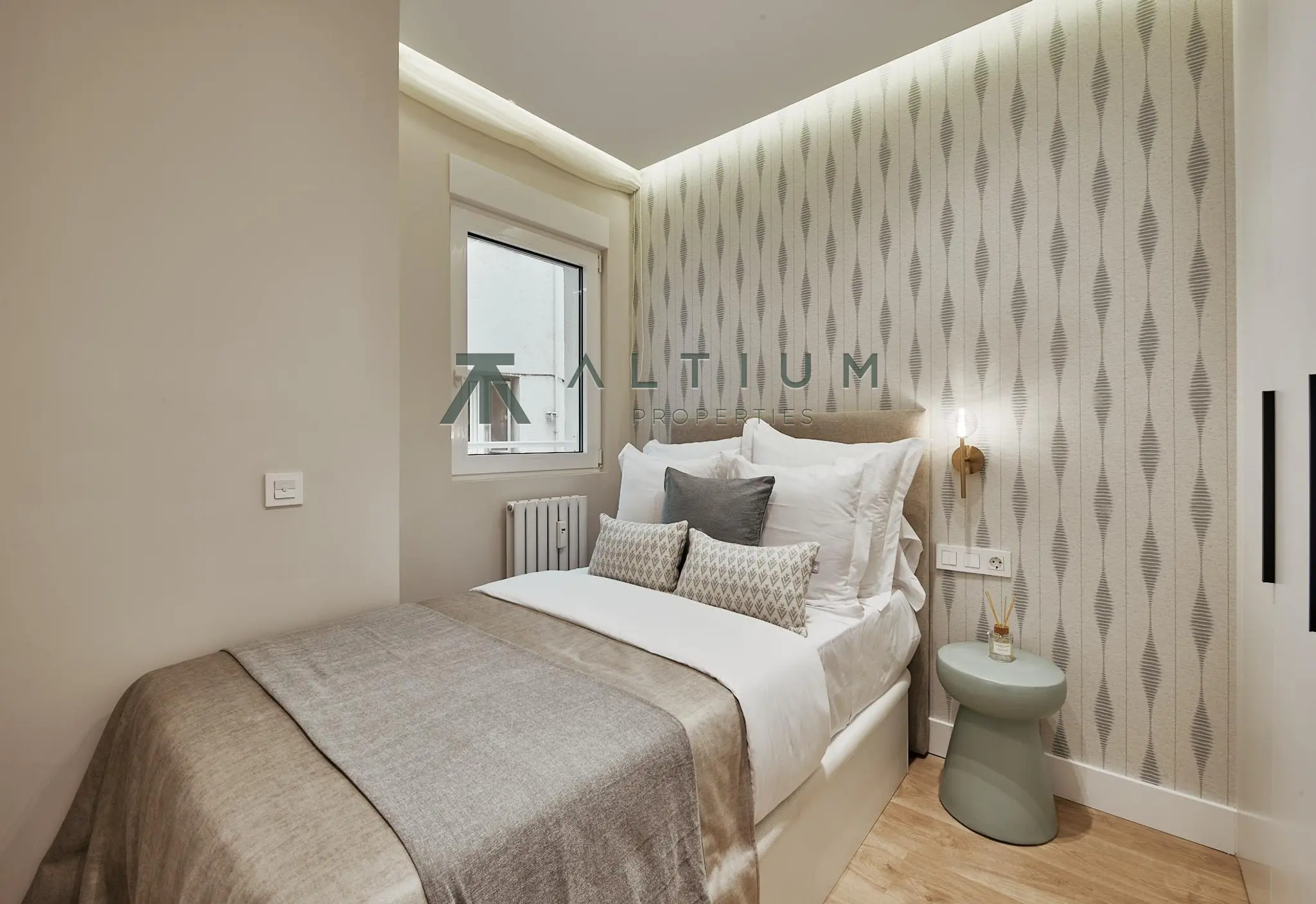 A renovated exterior-facing second-floor home in Lista
