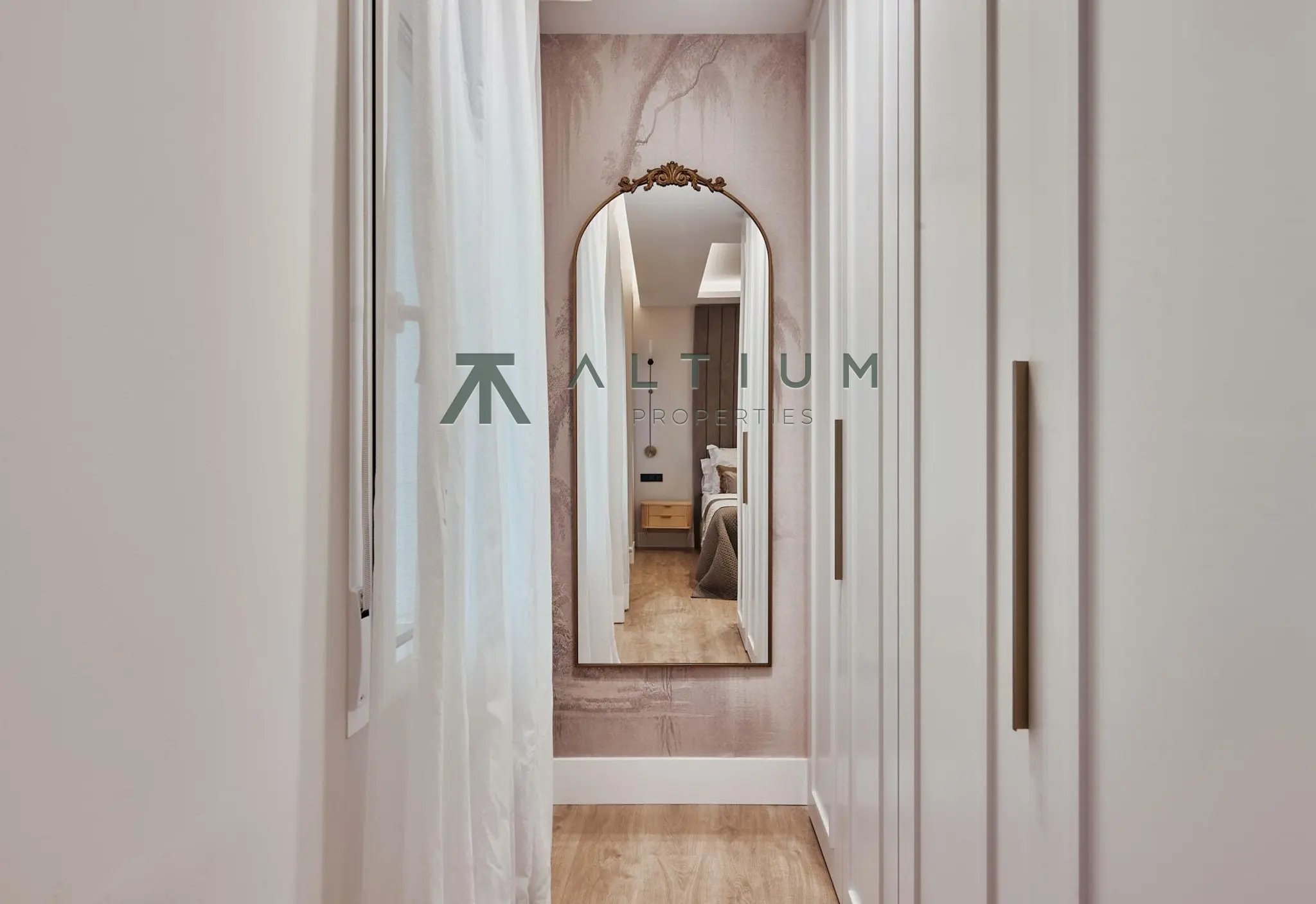 Tres suites en una casa pensada hacia dentro