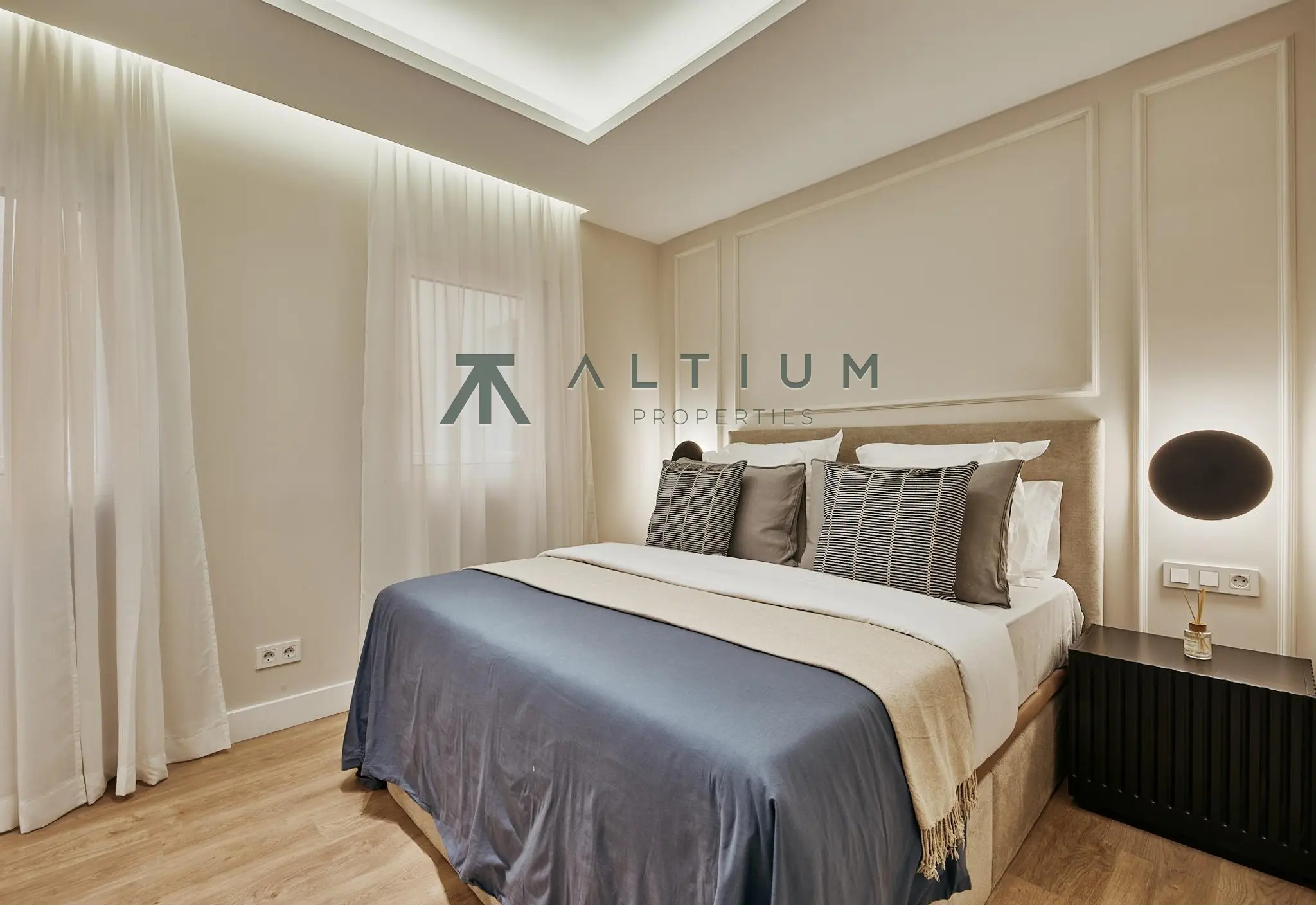 A renovated exterior-facing second-floor home in Lista